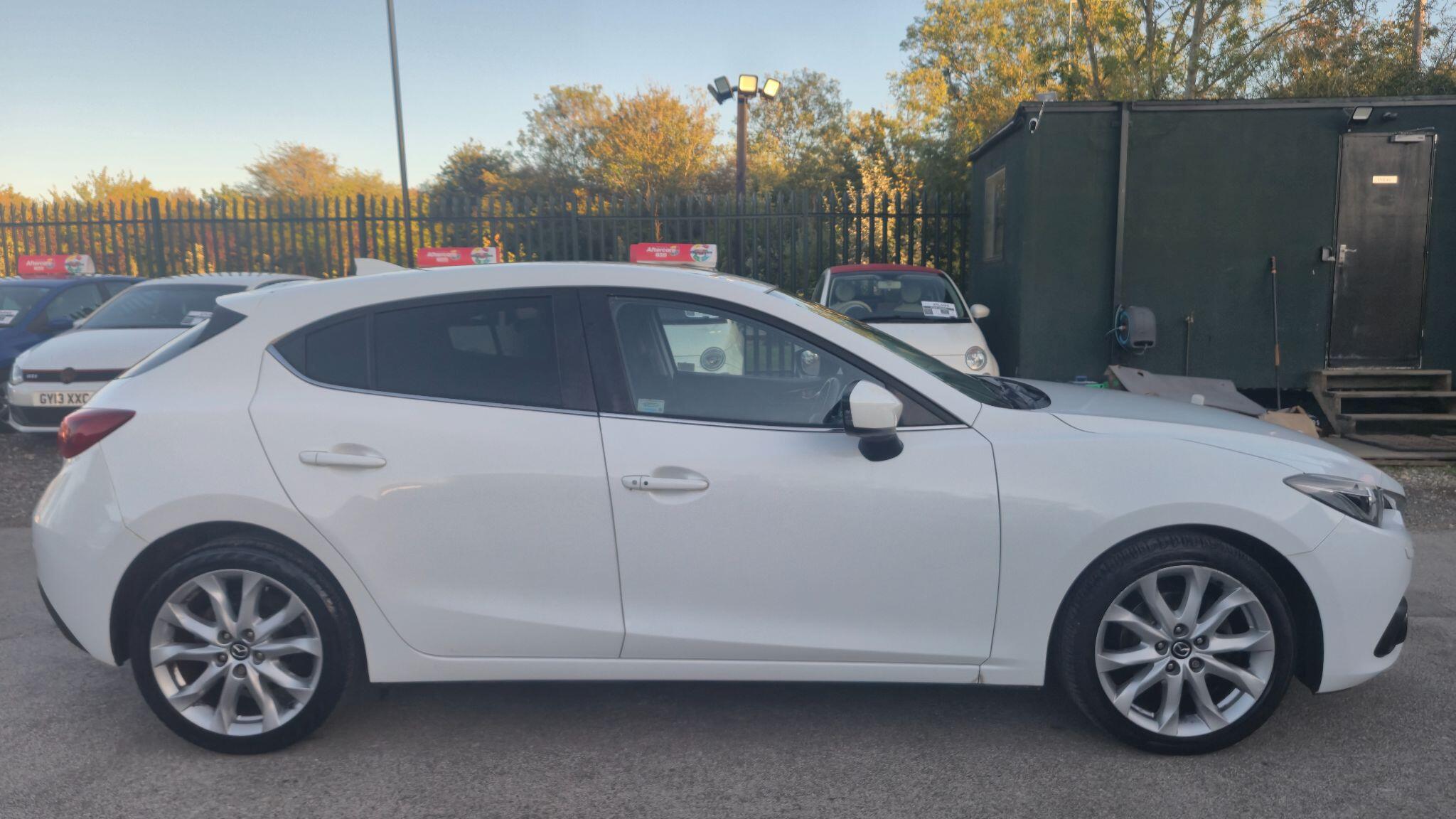 Mazda Mazda3 view 7