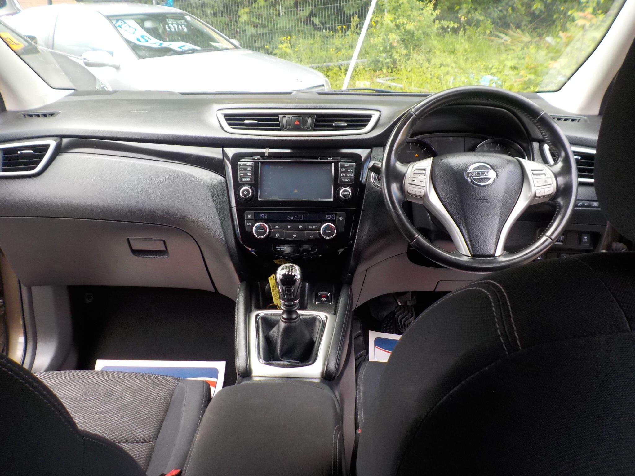 Nissan Qashqai 1.5 dCi n-tec+ 2WD Euro 5 (s/s) 5dr