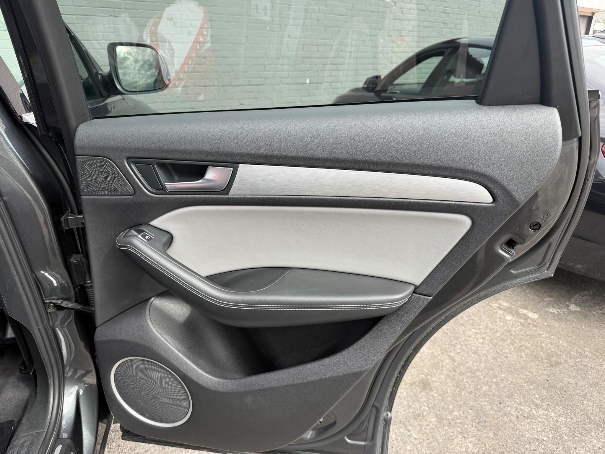 Audi Q5 view 15