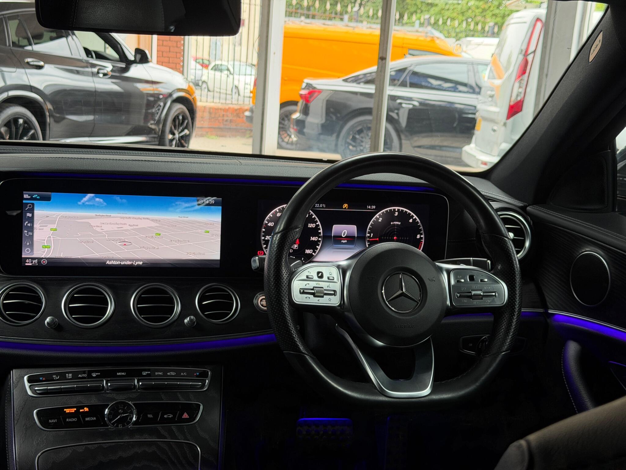 Mercedes-Benz E Class view 36