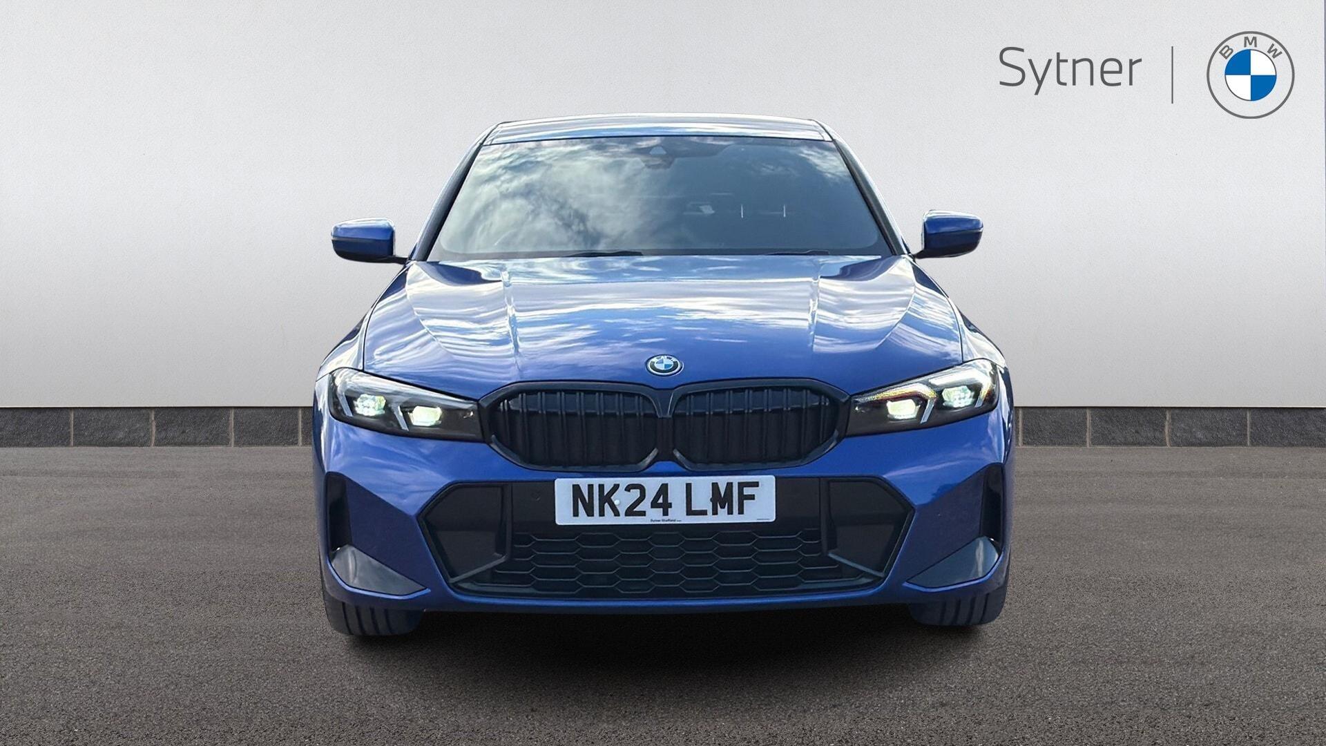 BMW 3 Series view 16