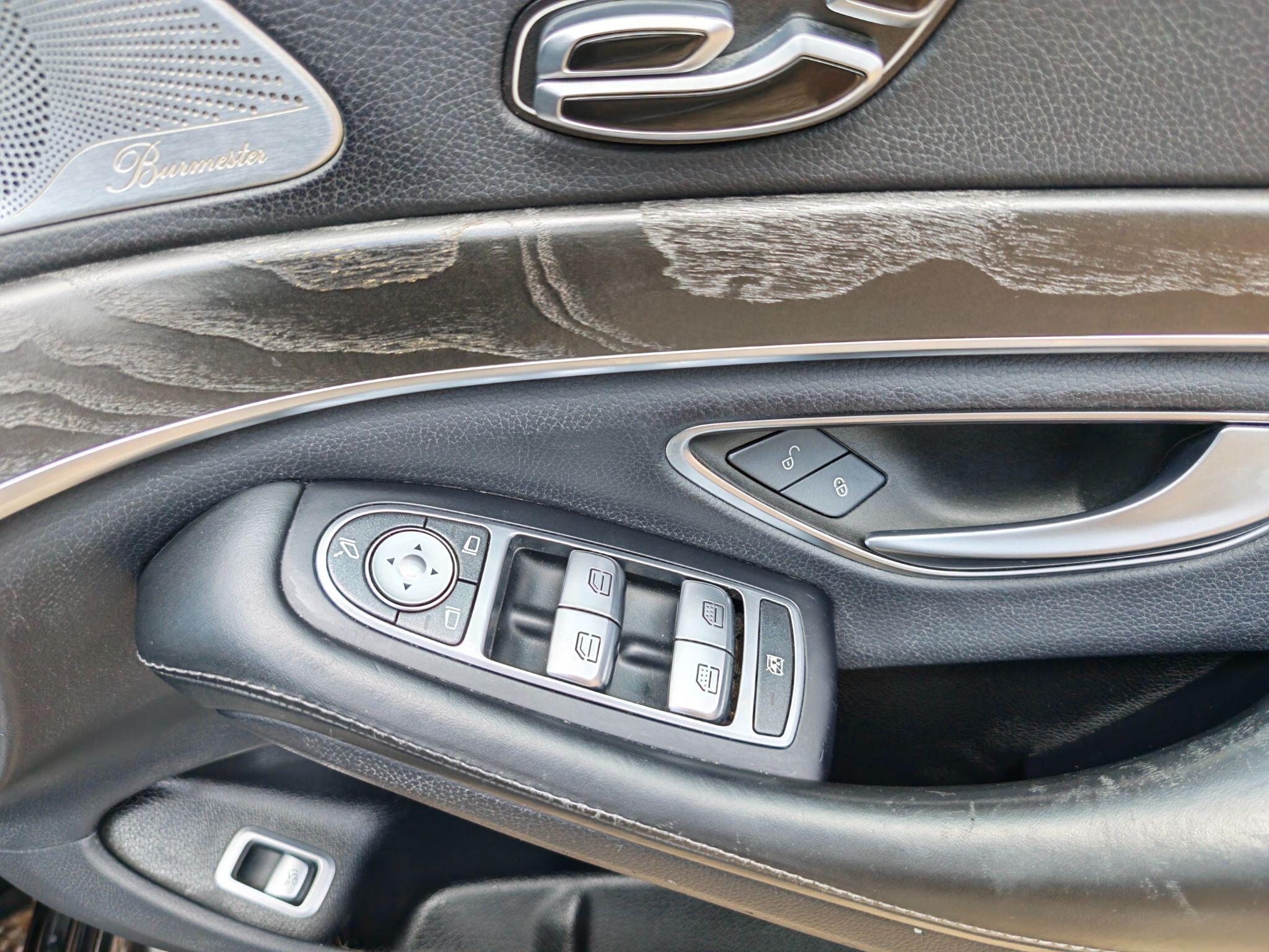 Mercedes-Benz S Class view 27