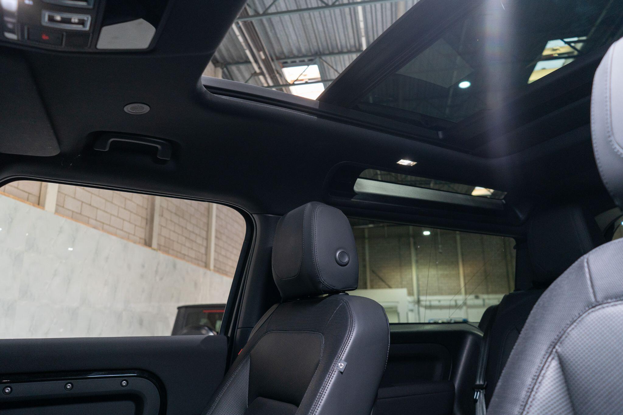 Land Rover Defender view 15