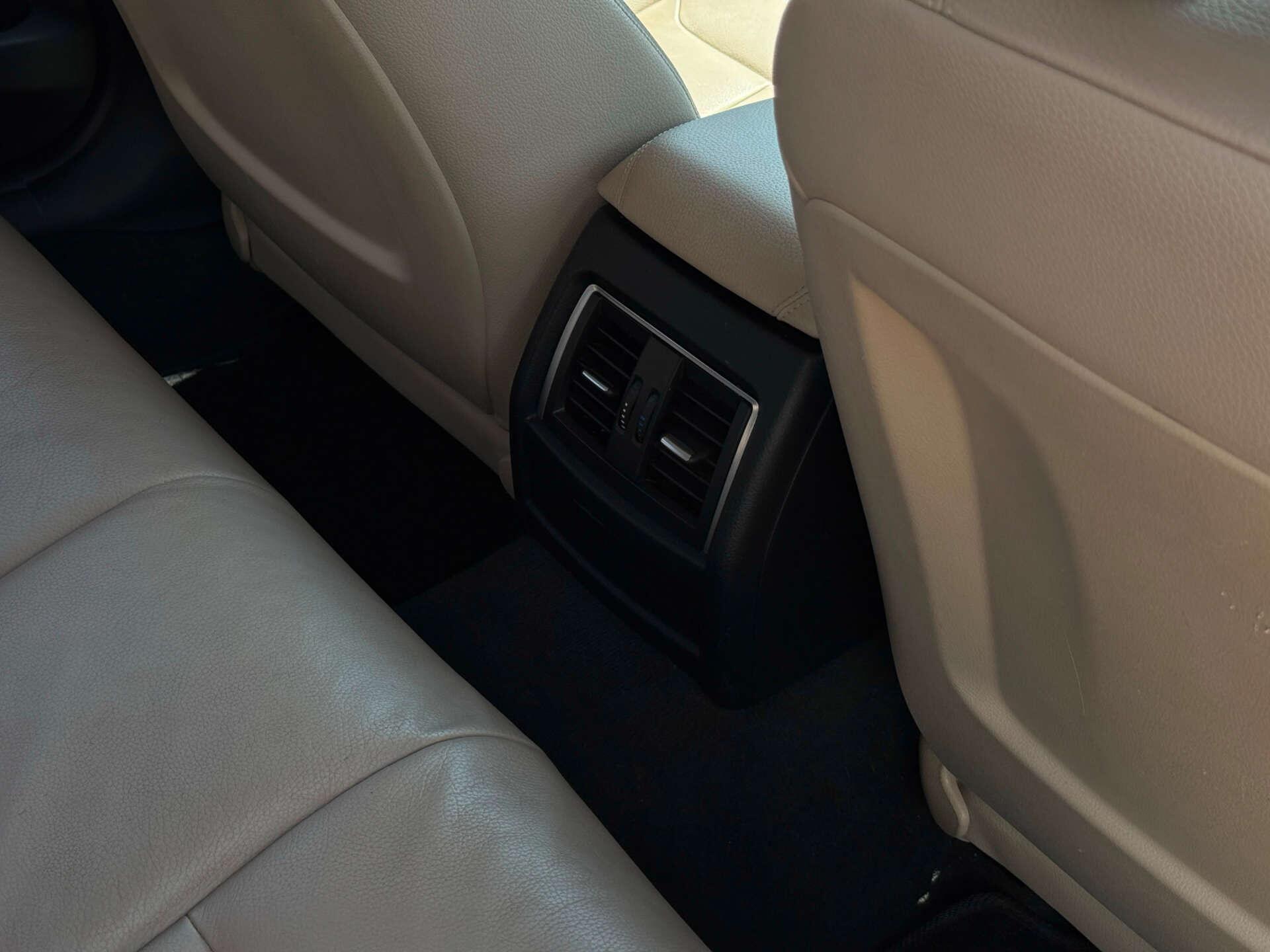 BMW 3 Series view 28