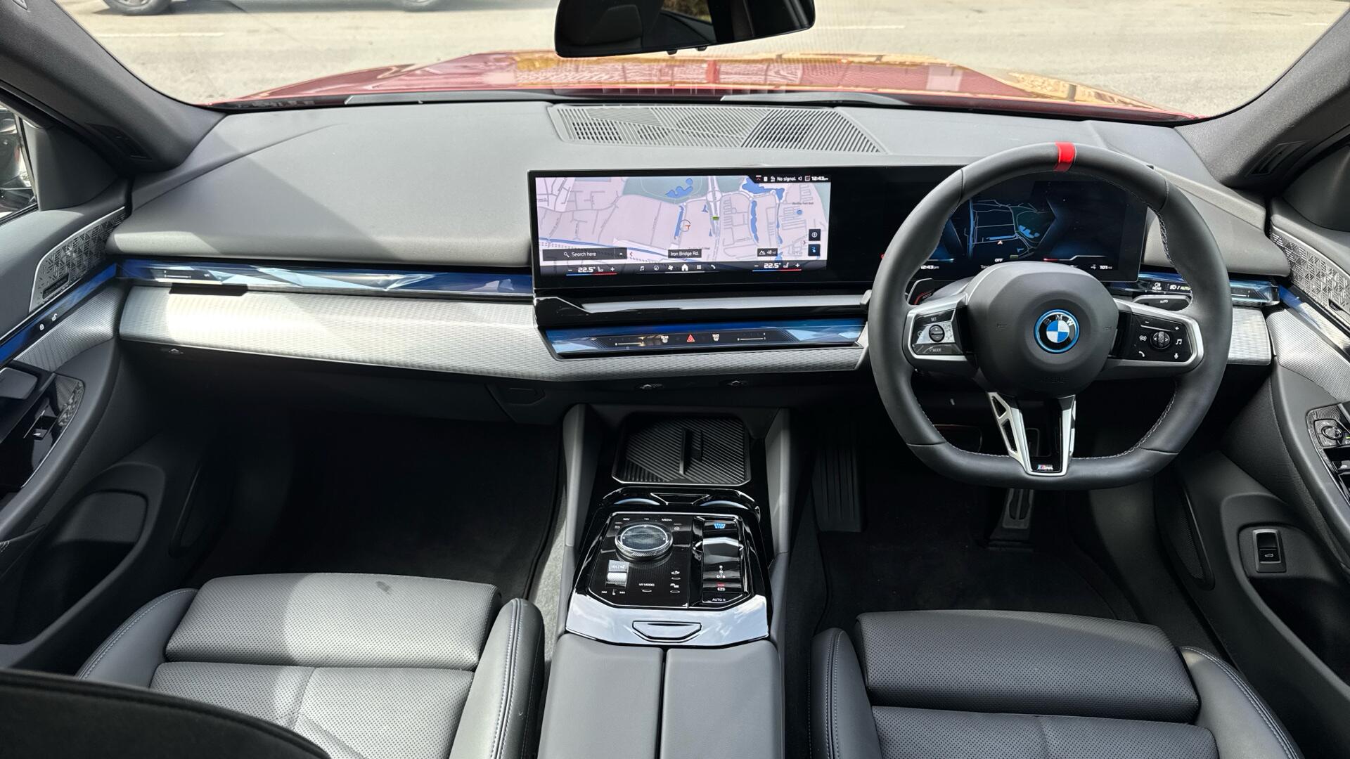 BMW i5 view 4