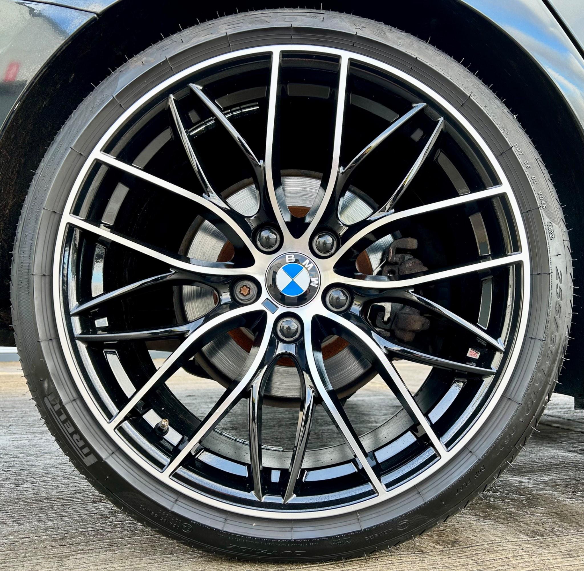 BMW 3 Series view 17