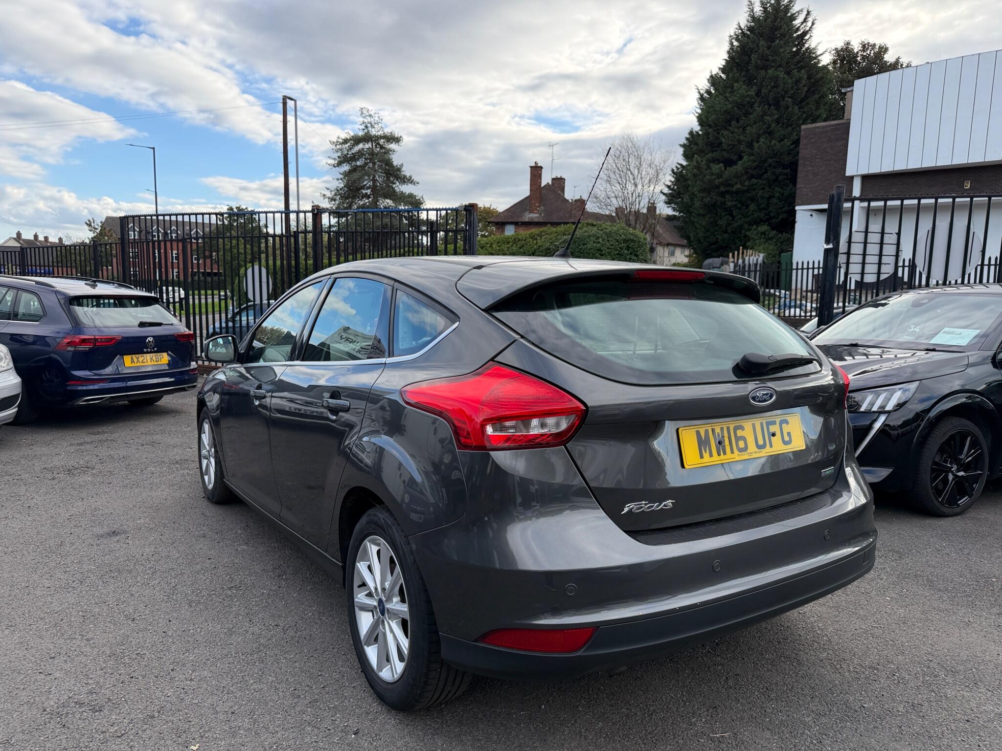 Ford Focus view 4