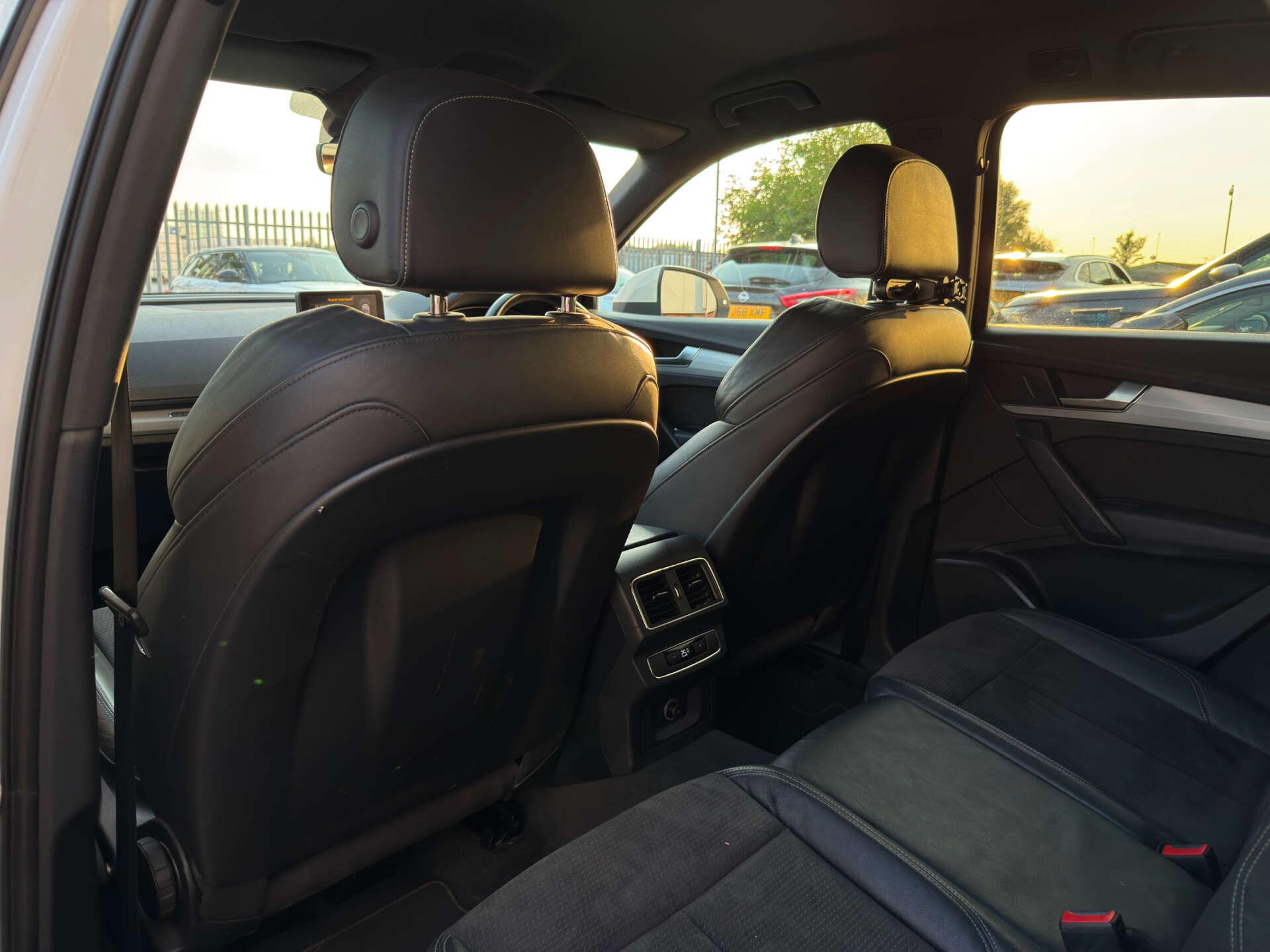 Audi Q5 view 32