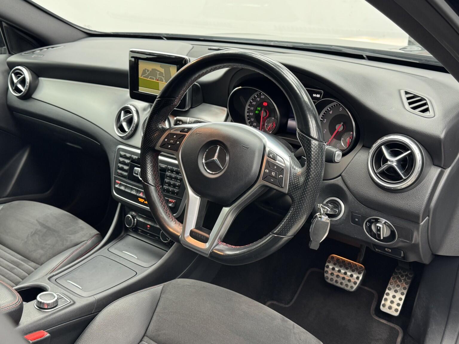 Mercedes-Benz GLA view 34