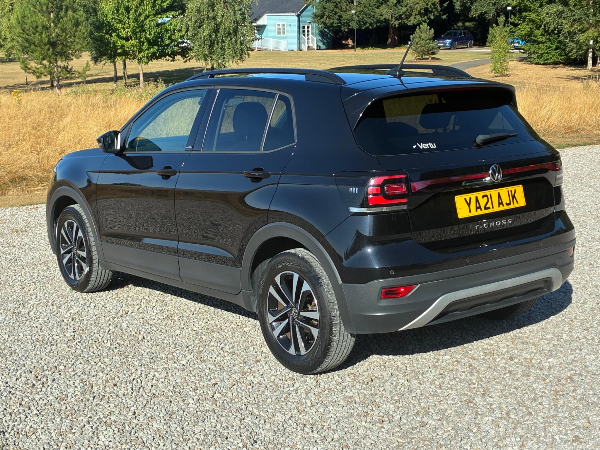 Volkswagen T-Cross view 5