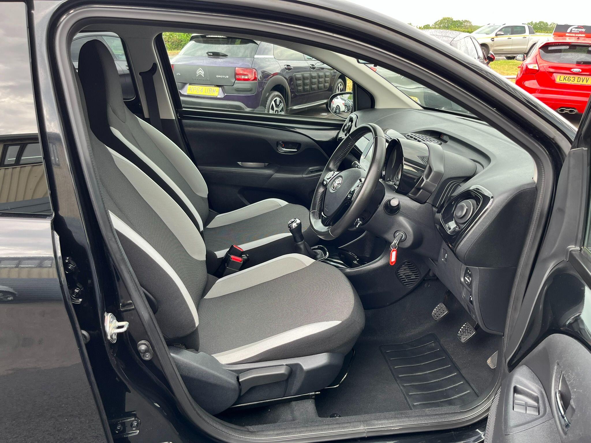 Toyota Aygo view 9