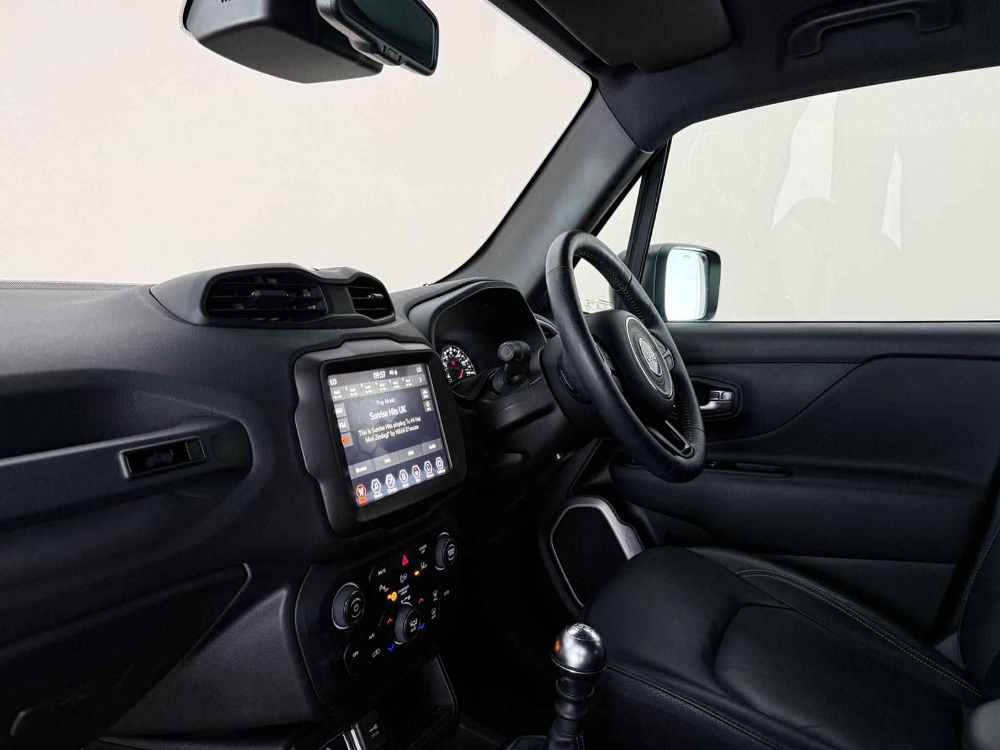 Jeep Renegade view 4