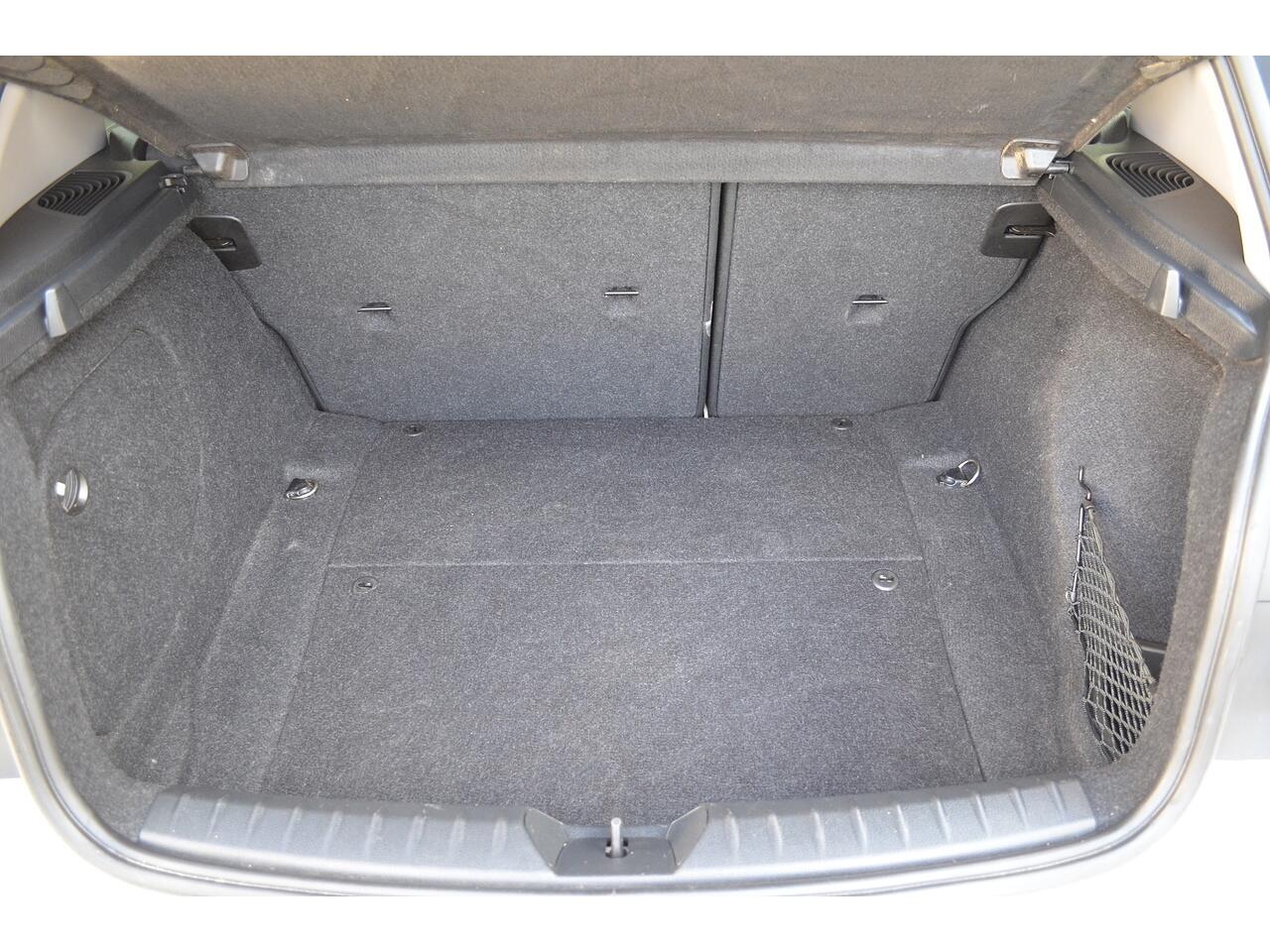 BMW 1 Series view 17