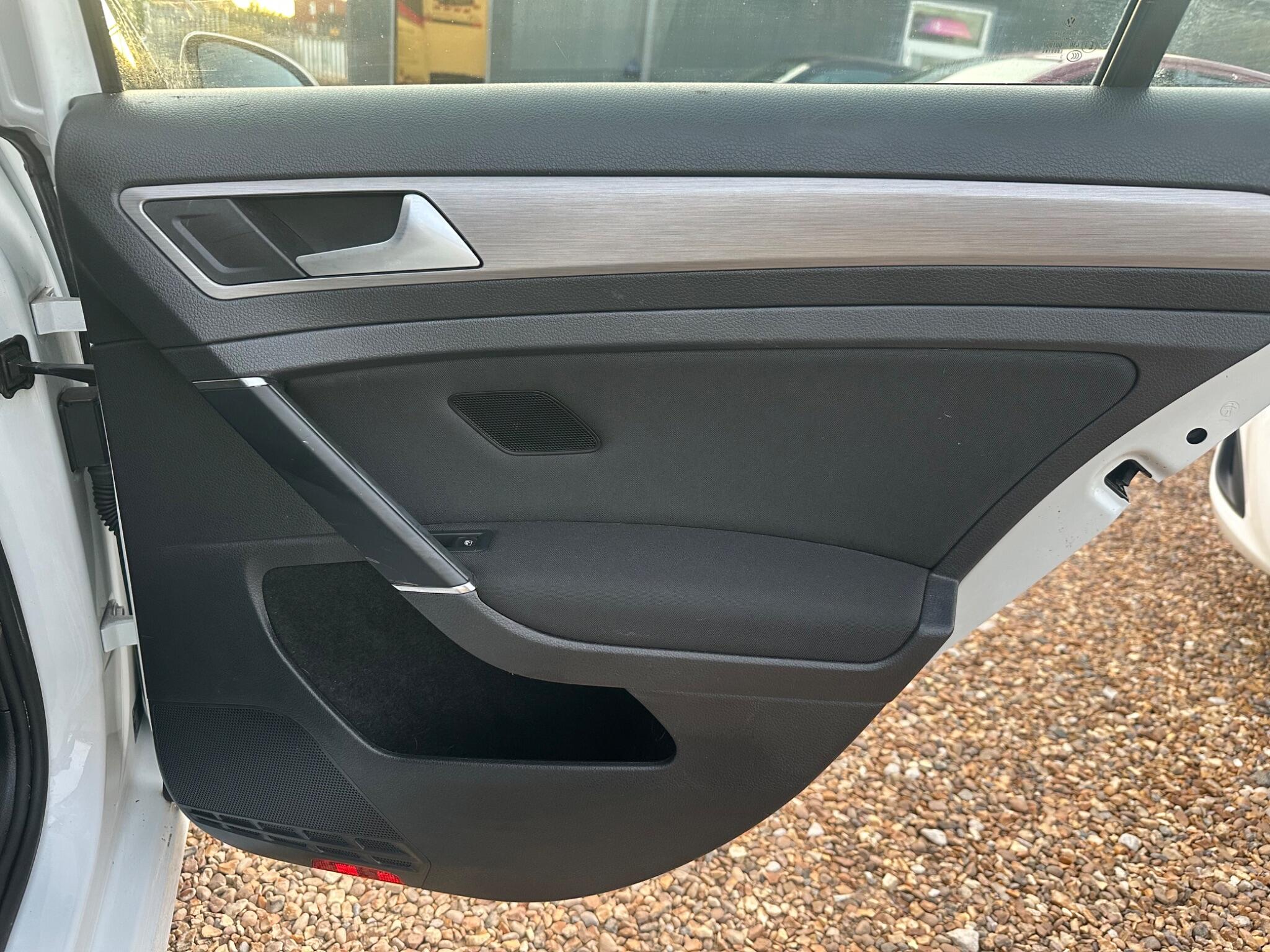 Volkswagen Golf view 33