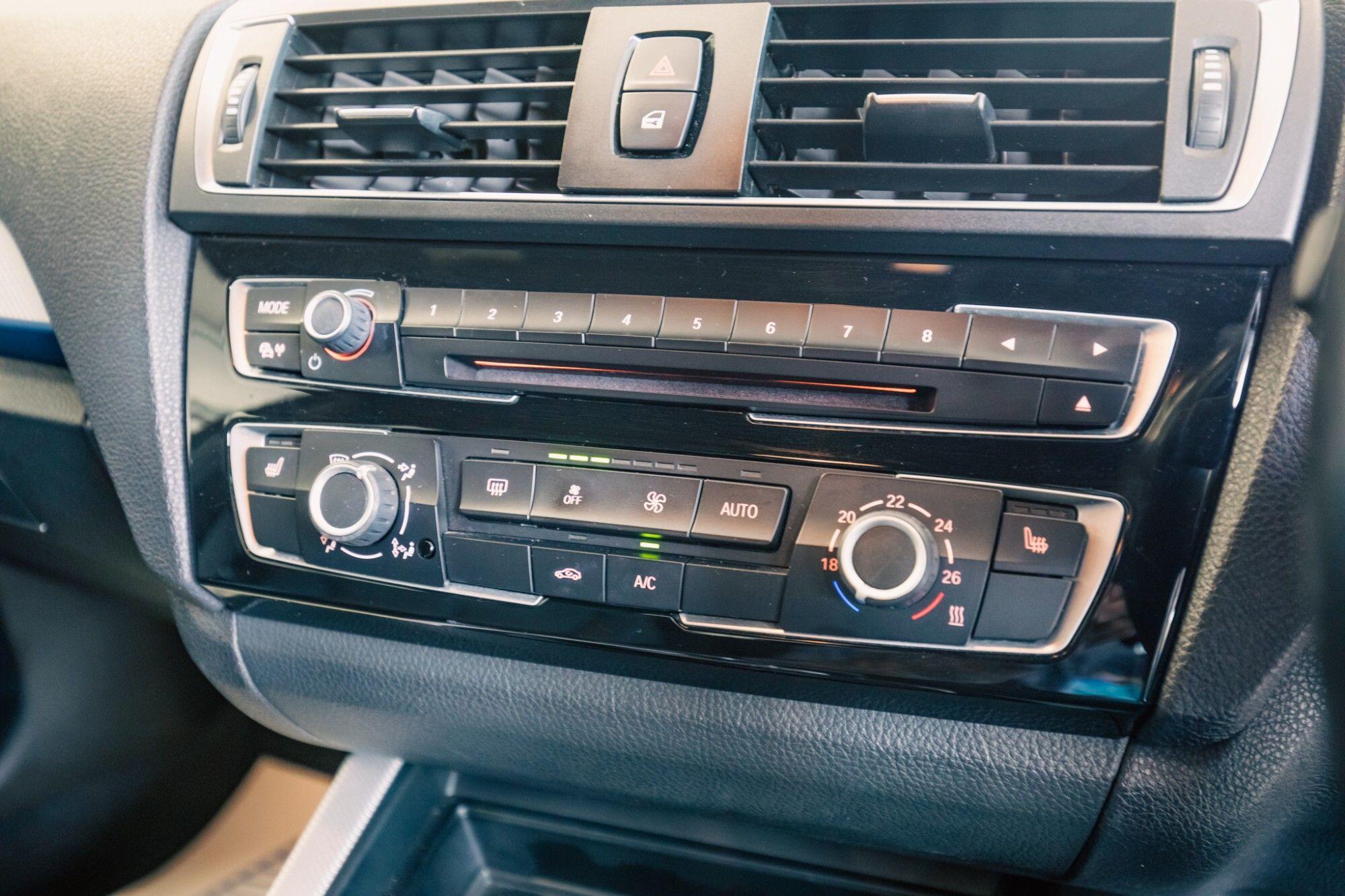 BMW 1 Series view 18