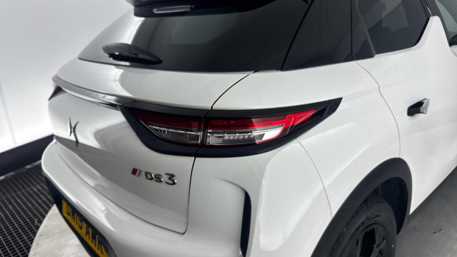 DS Automobiles DS 3 Crossback view 18