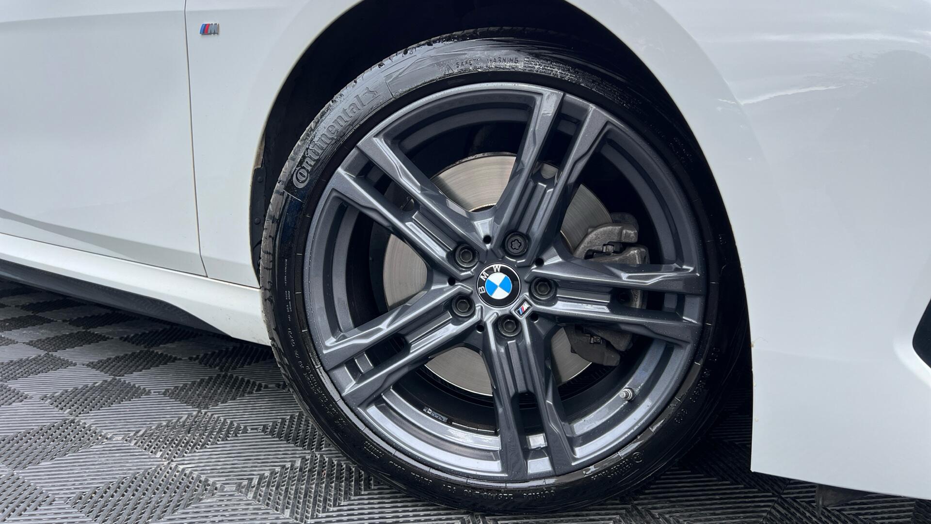 BMW 2 Series view 25