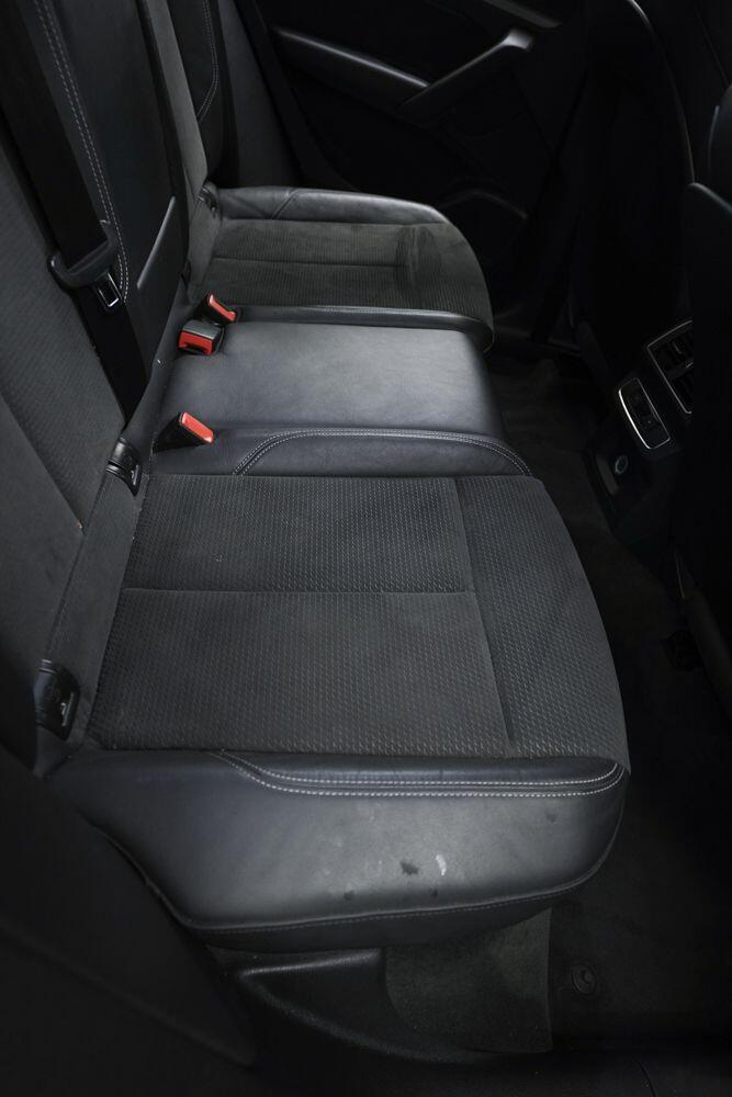 Audi Q5 view 12