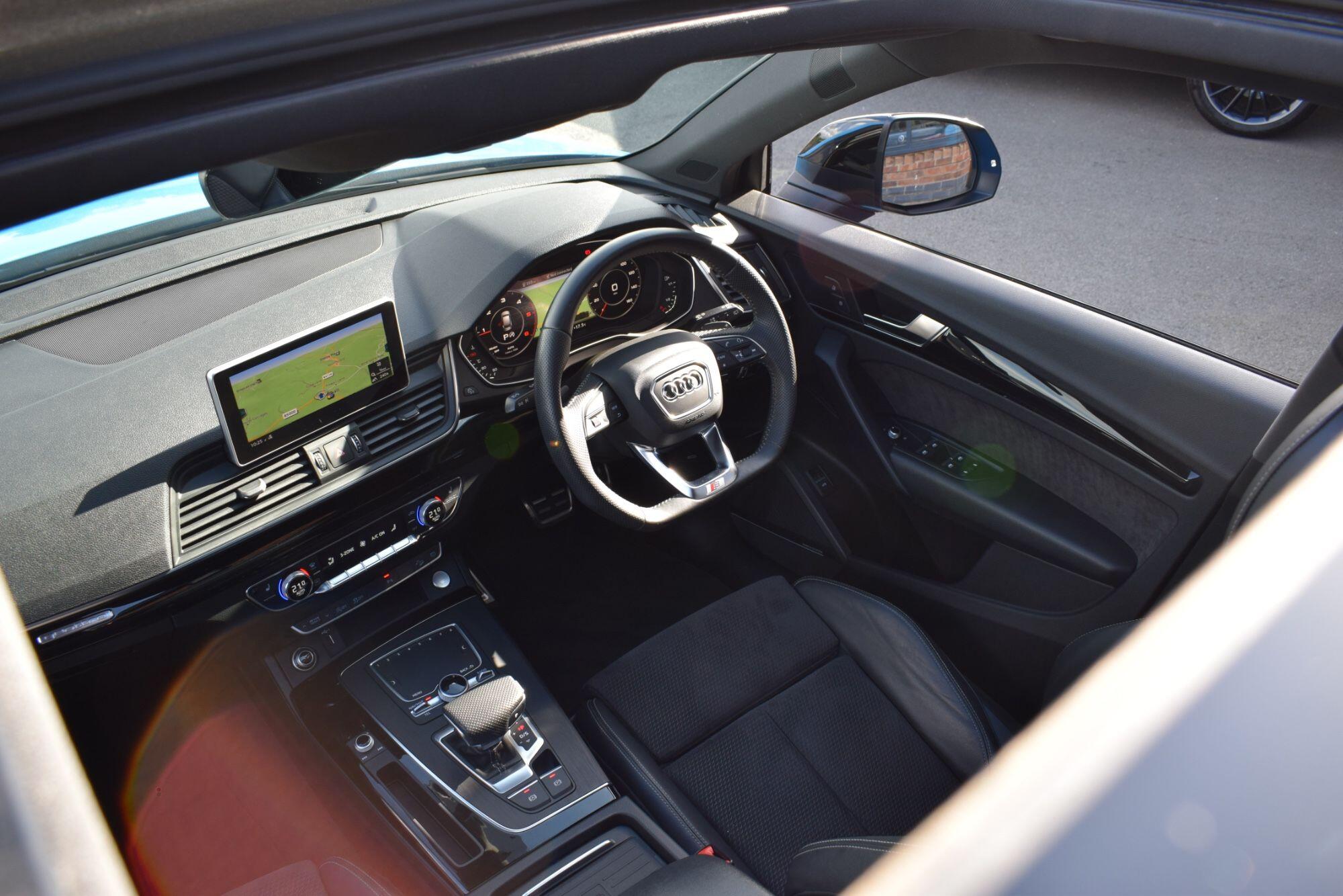 Audi Q5 view 29