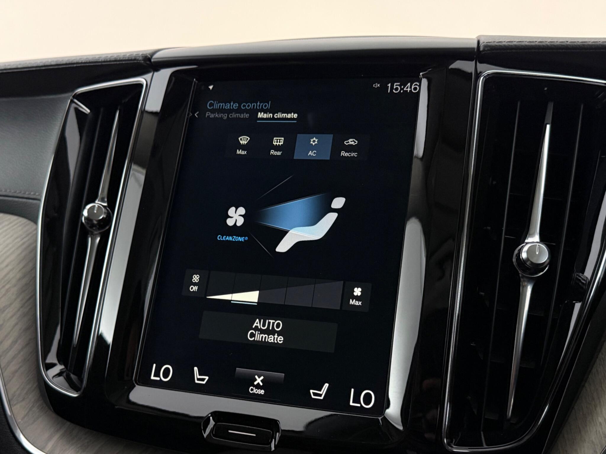Volvo XC60 view 27