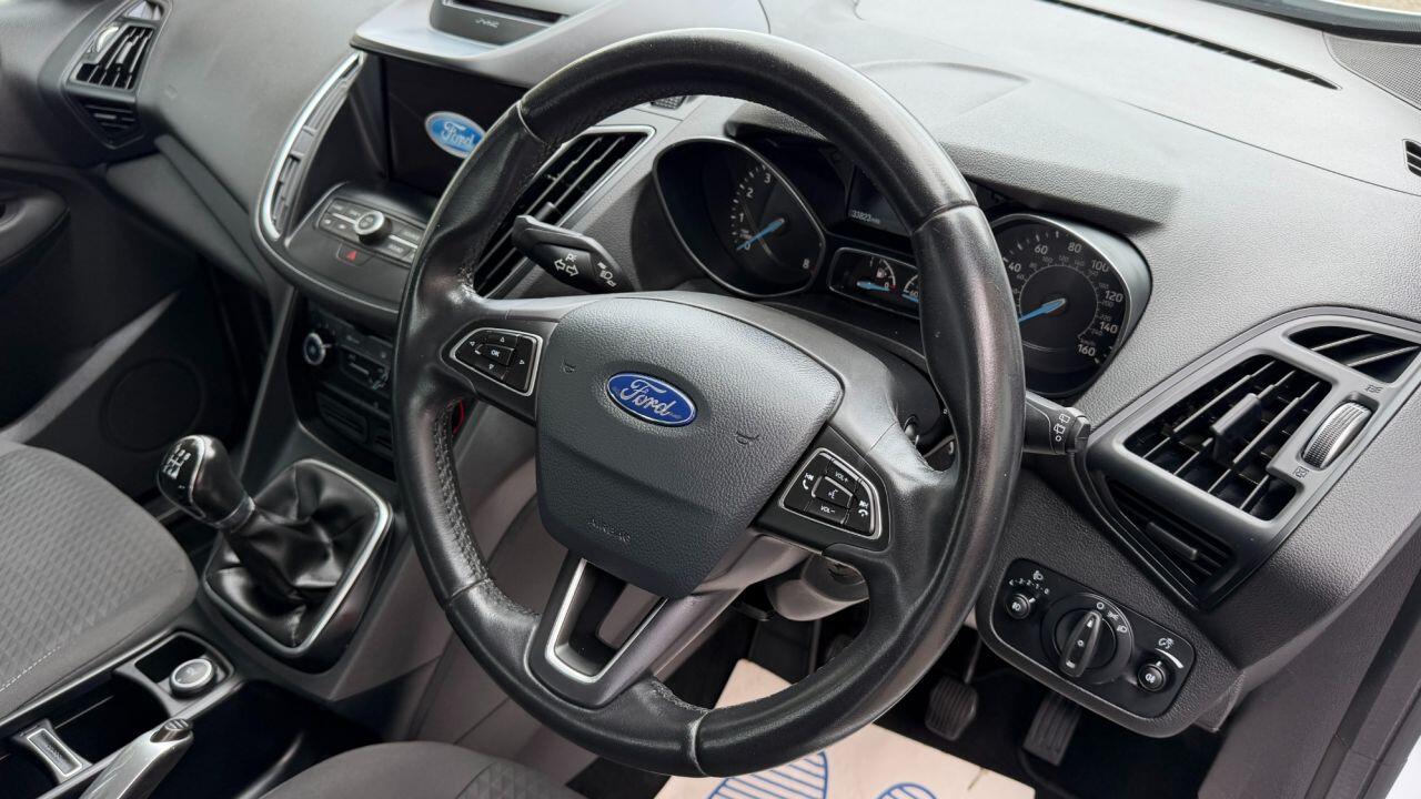 Ford C-Max view 12