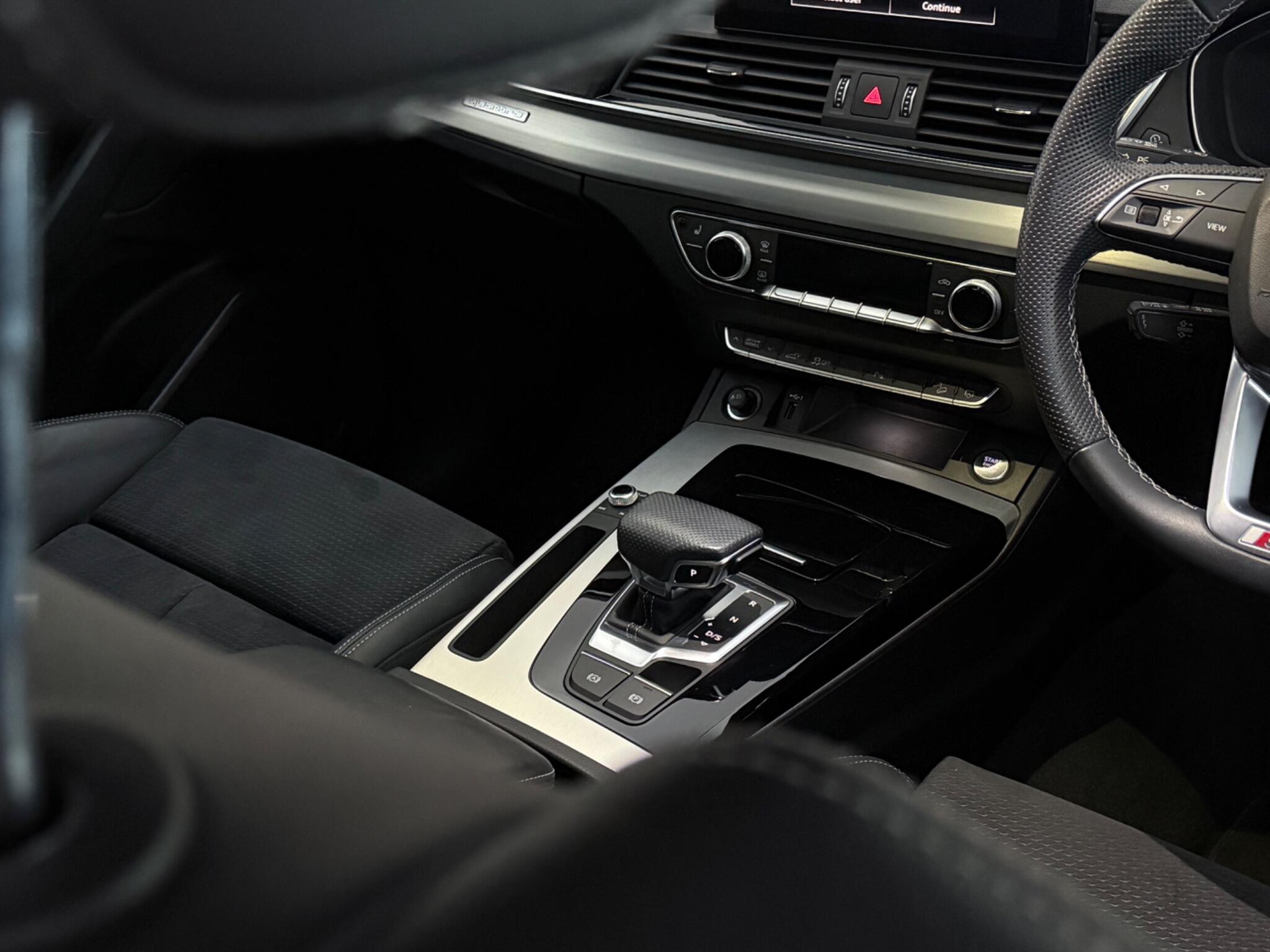 Audi Q5 view 21