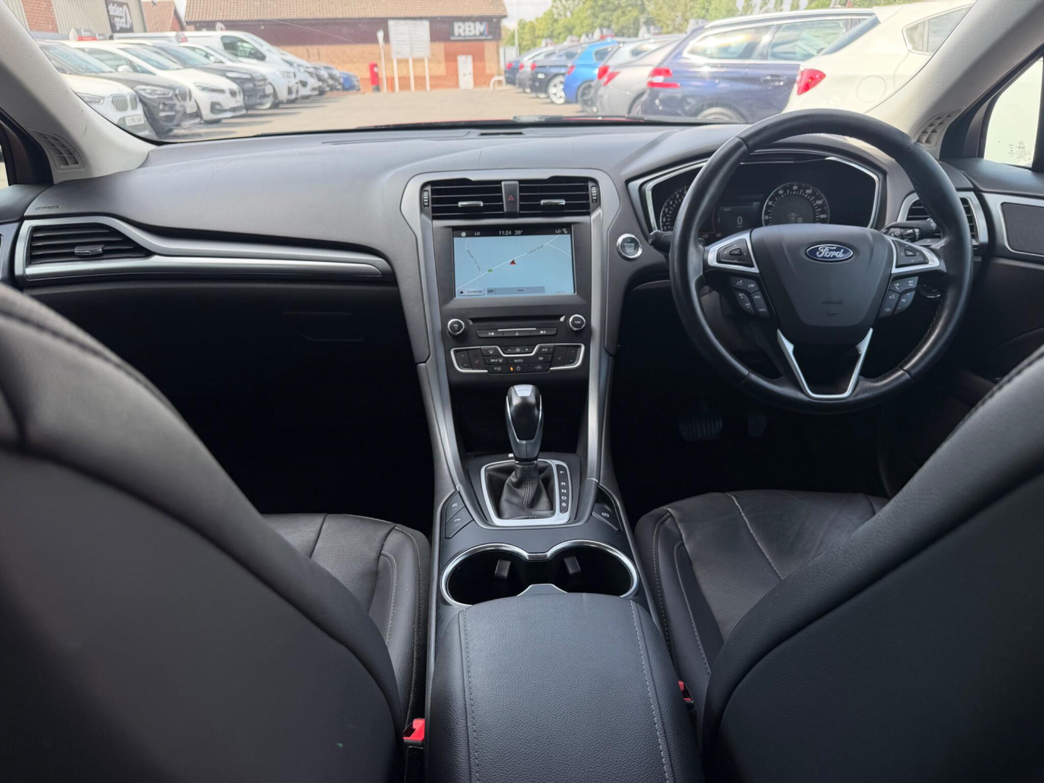 Ford Mondeo view 5