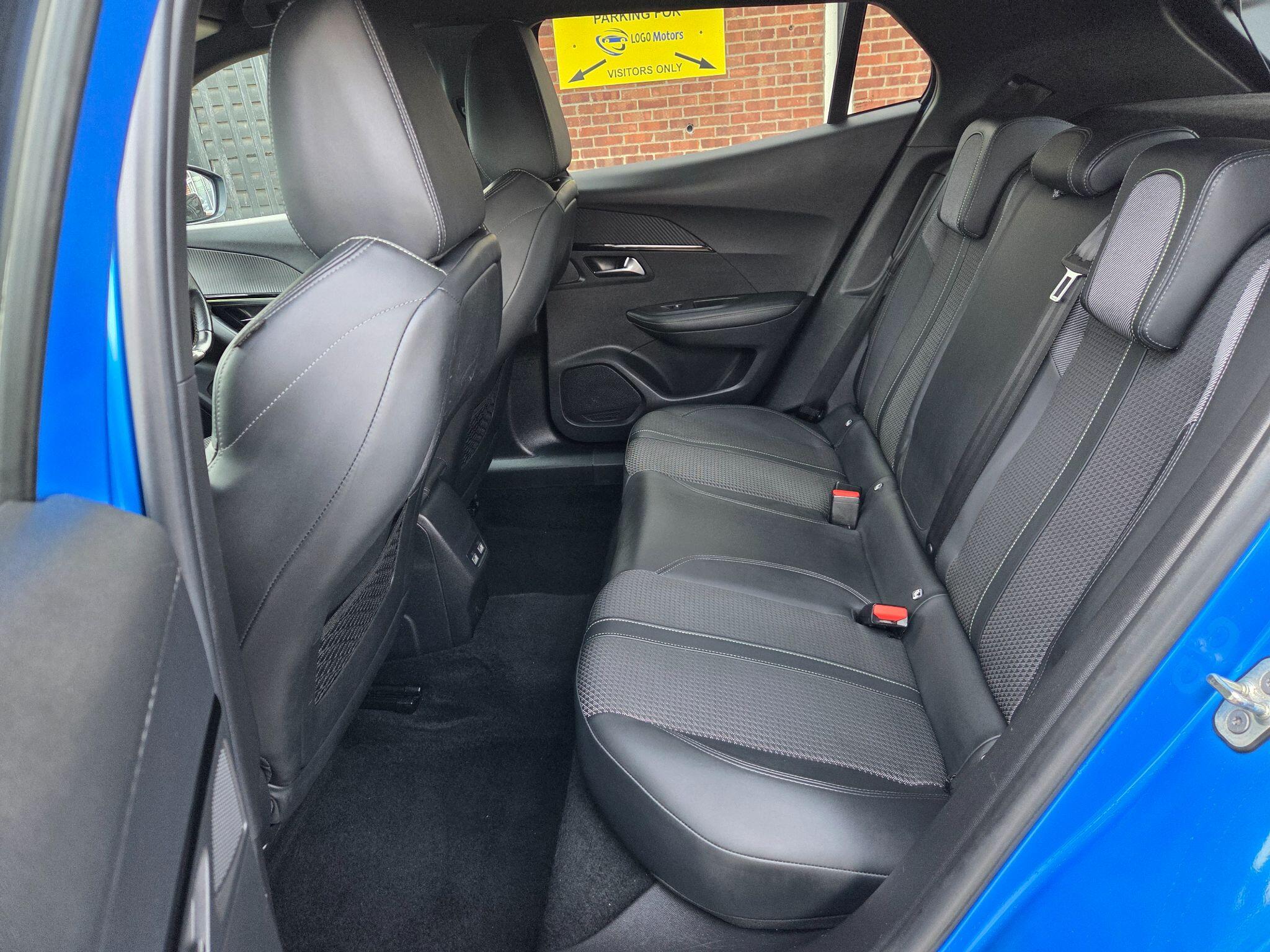 Peugeot e-2008 view 14