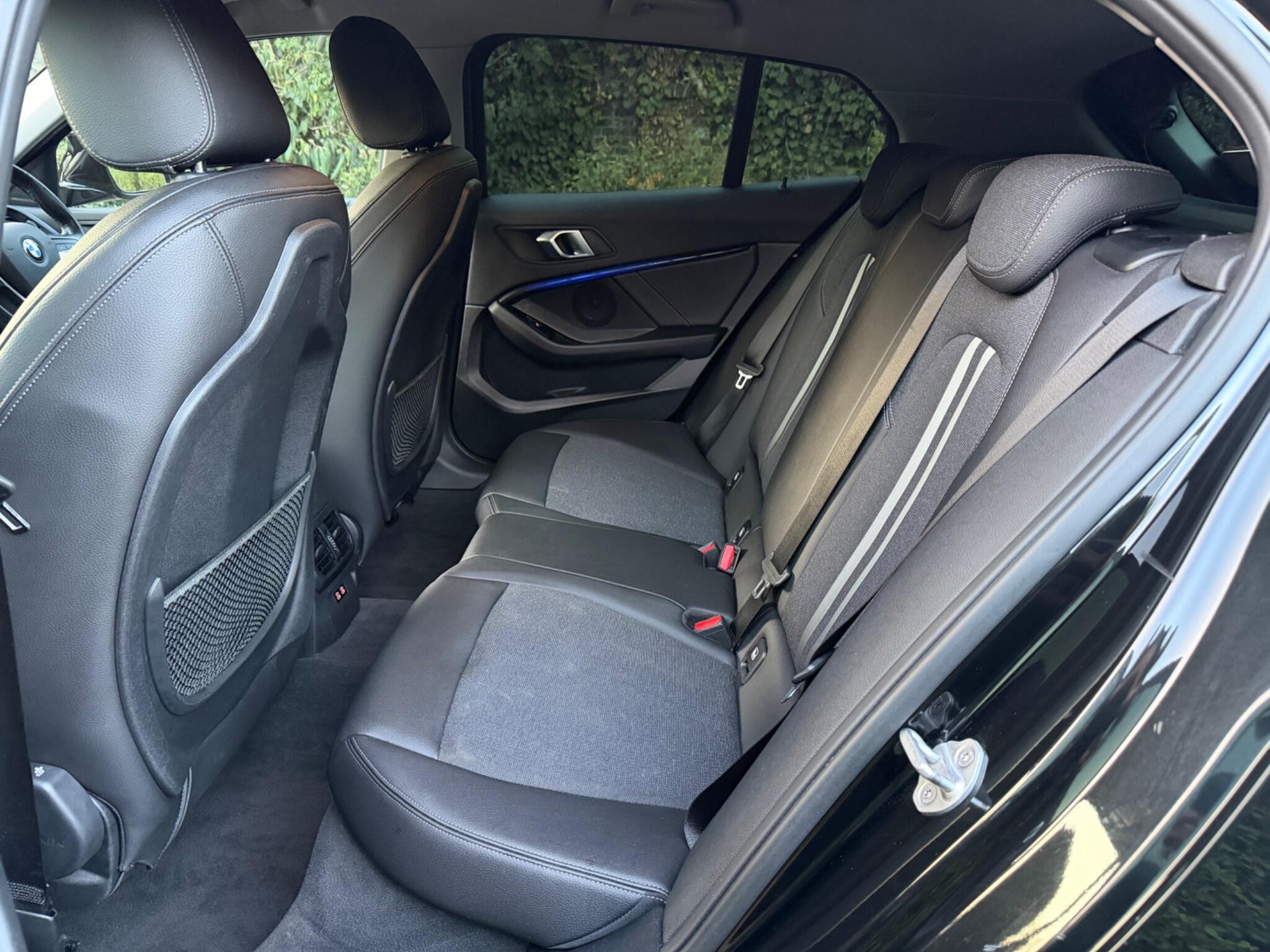 BMW 1 Series view 25