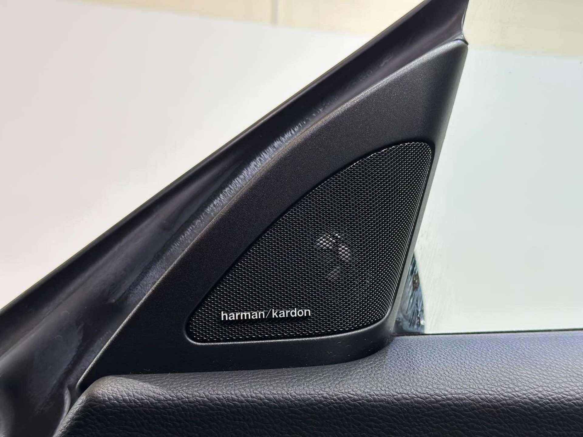 BMW 1 Series view 10
