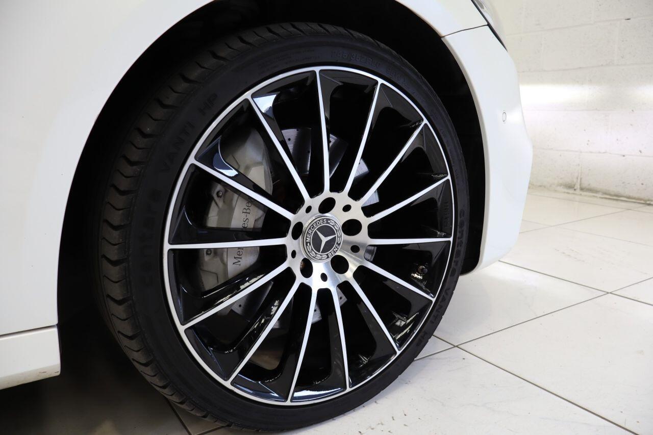 Mercedes-Benz E-Class view 3