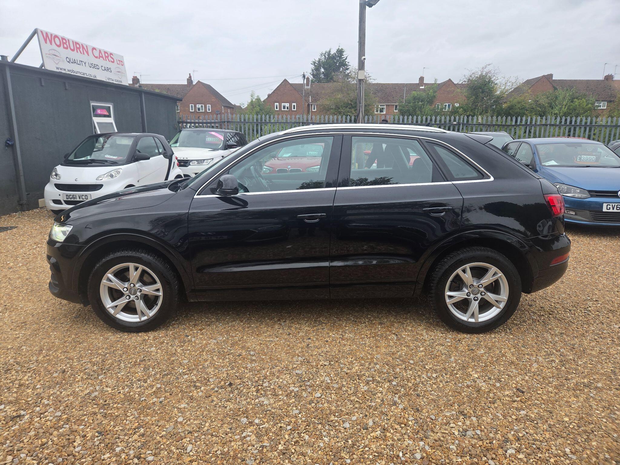 Audi Q3 view 21