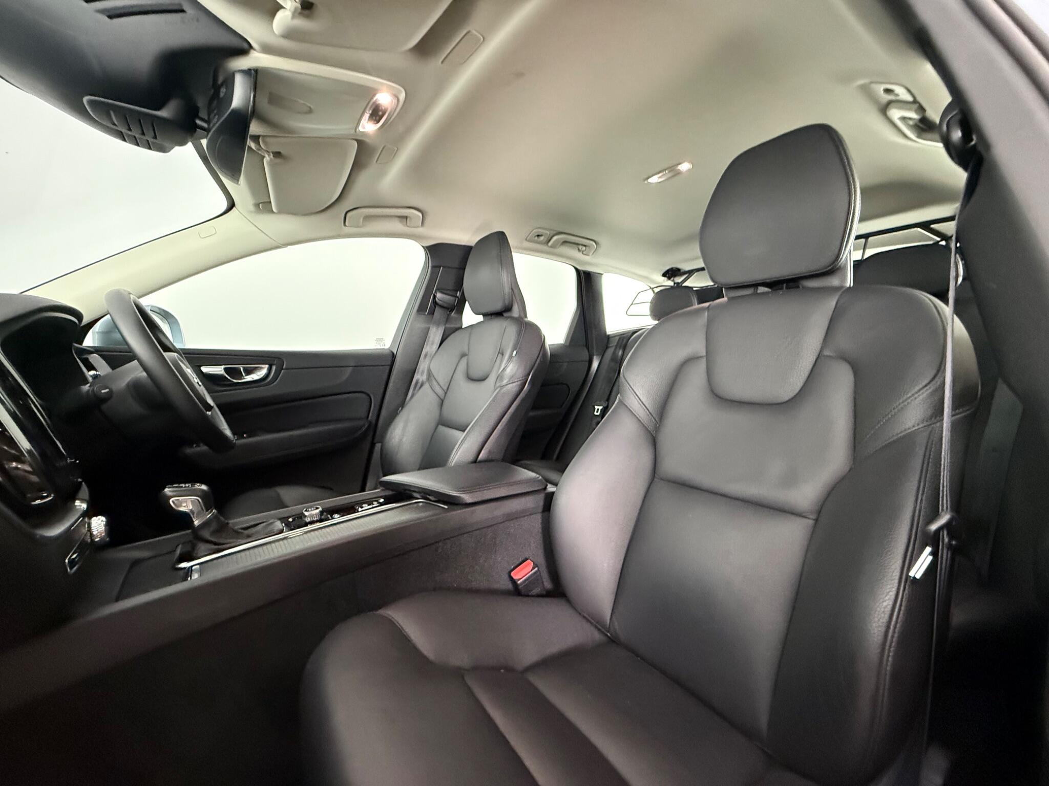 Volvo XC60 view 26