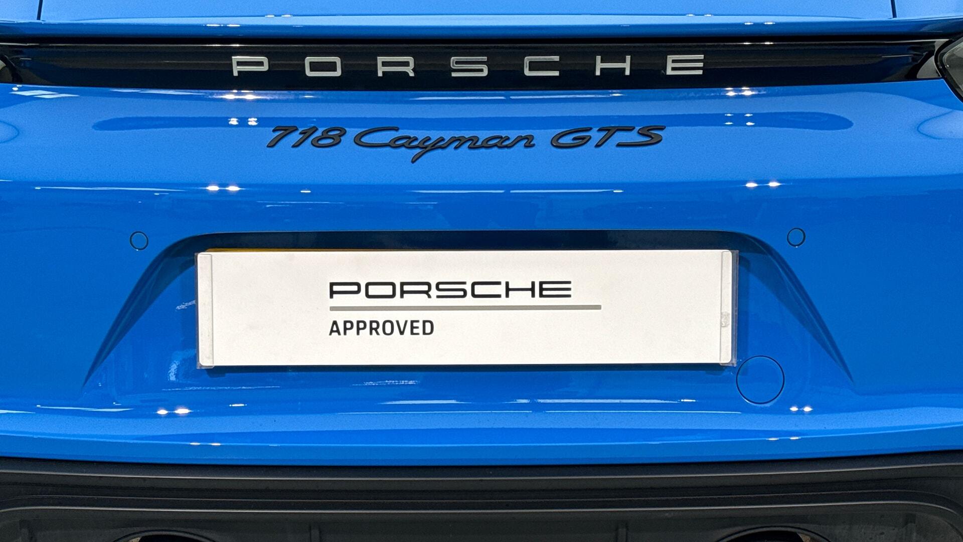 Porsche Cayman view 24