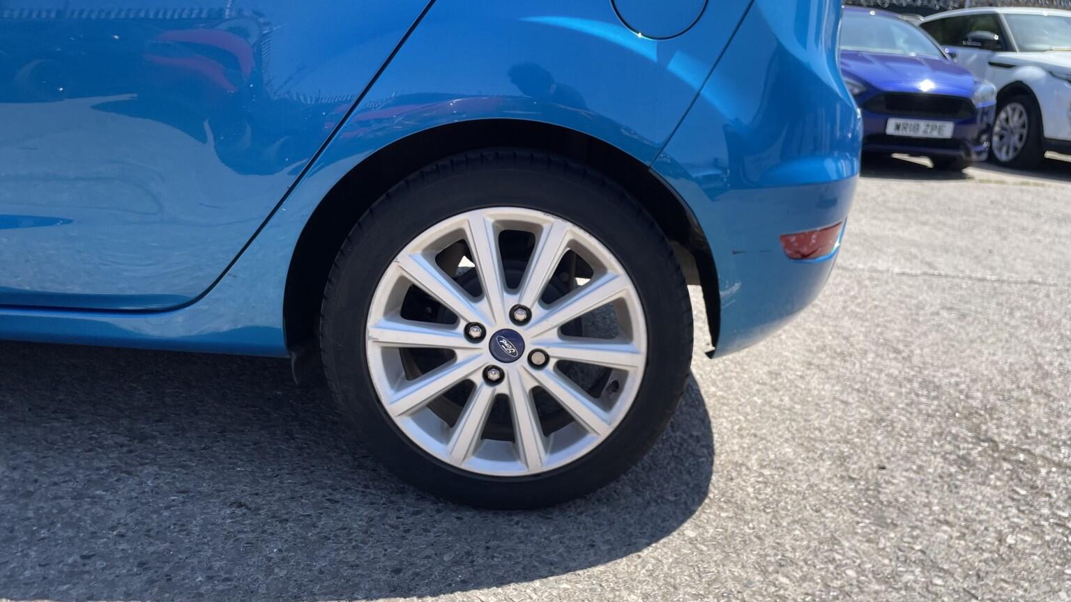 Ford Fiesta view 50
