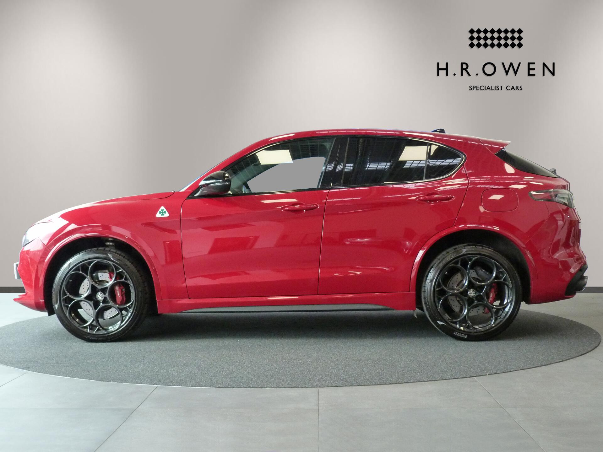 Alfa Romeo Stelvio view 6