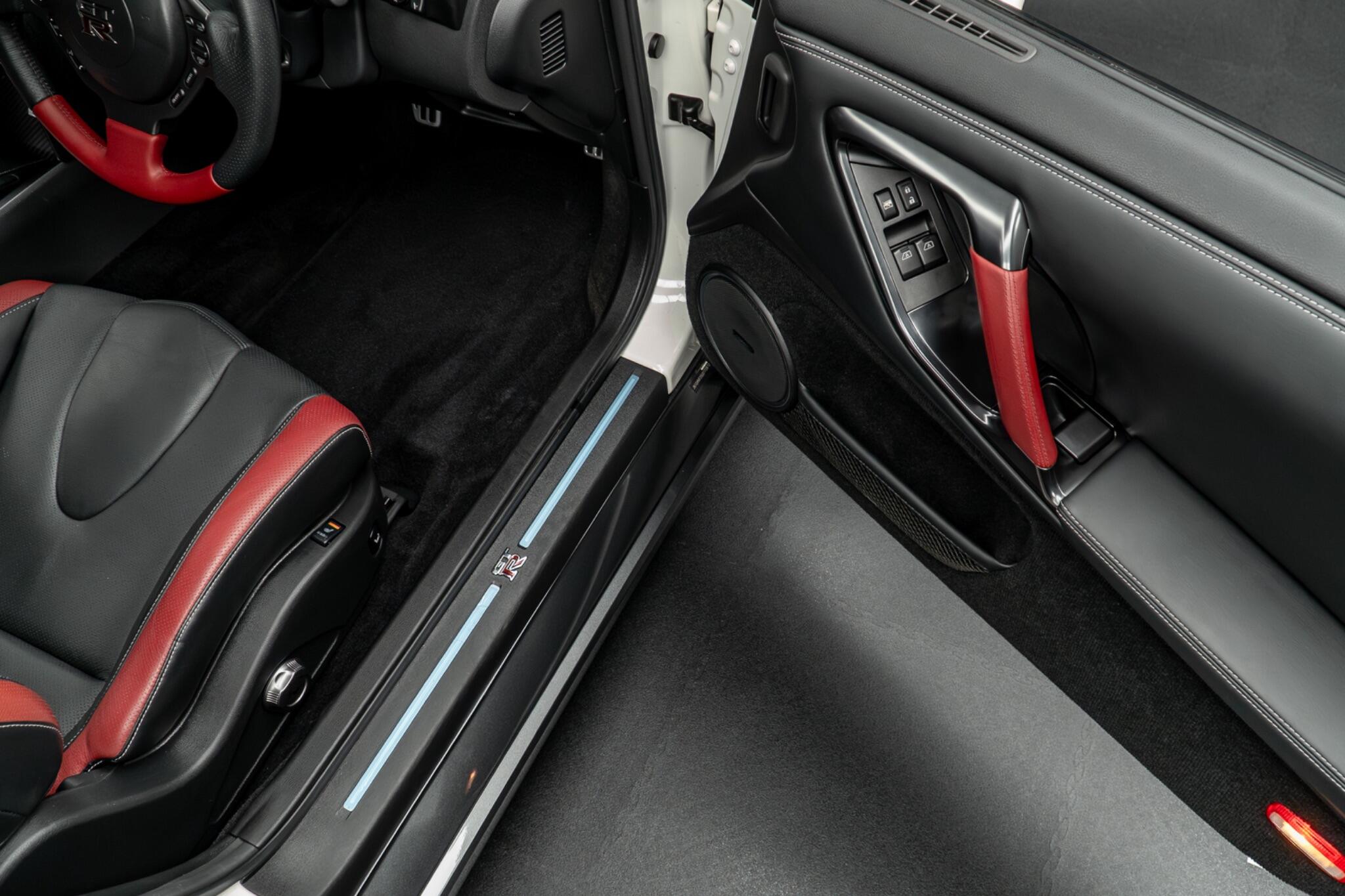 Nissan GT-R view 29