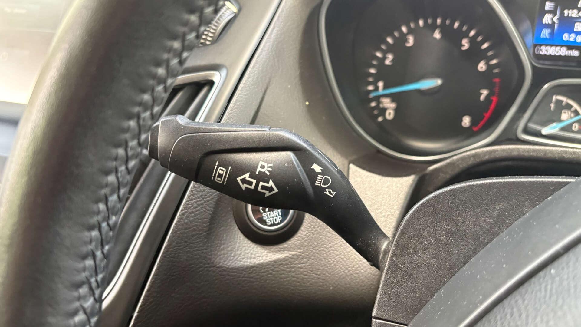 Ford Focus view 19