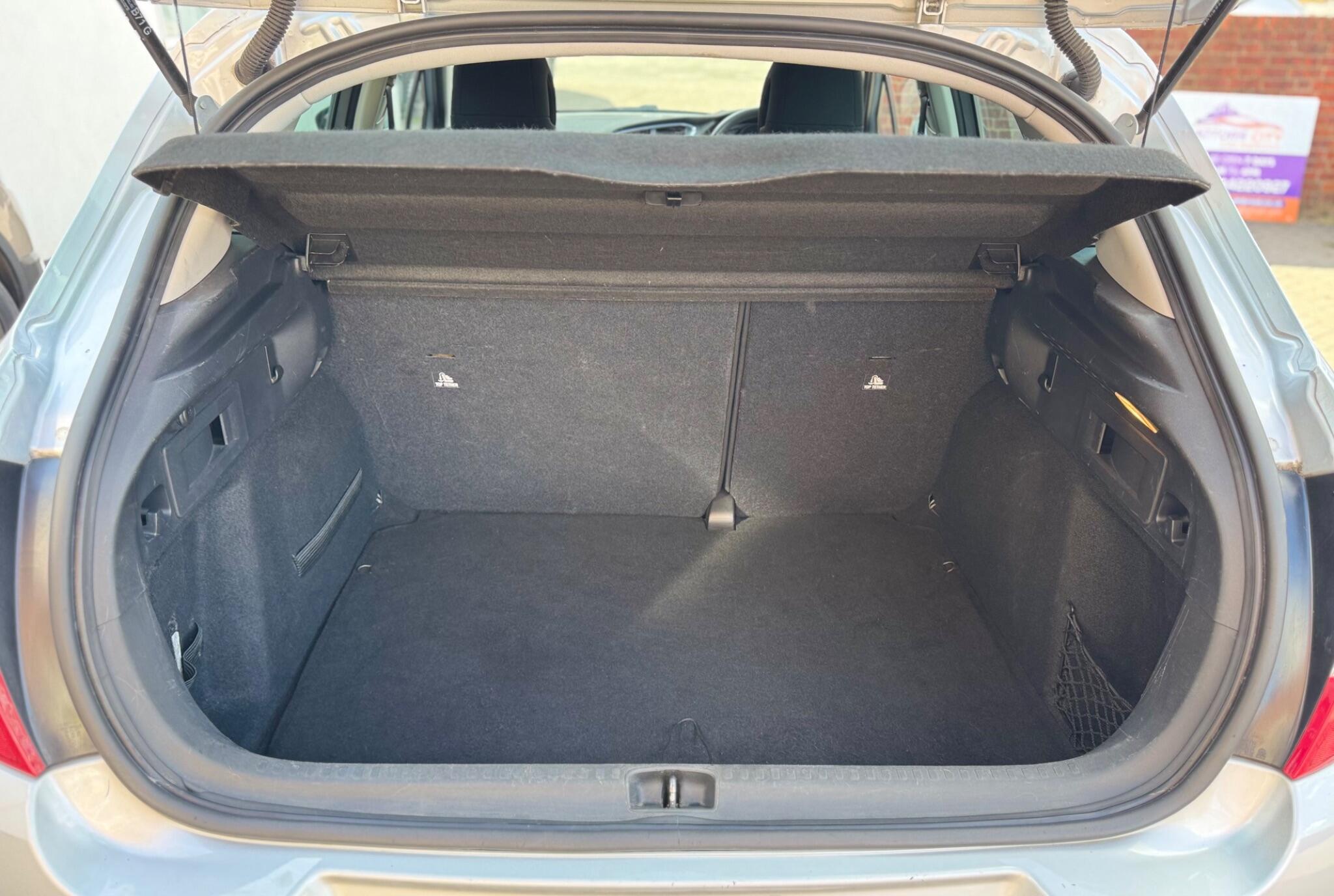 Citroen C4 view 24