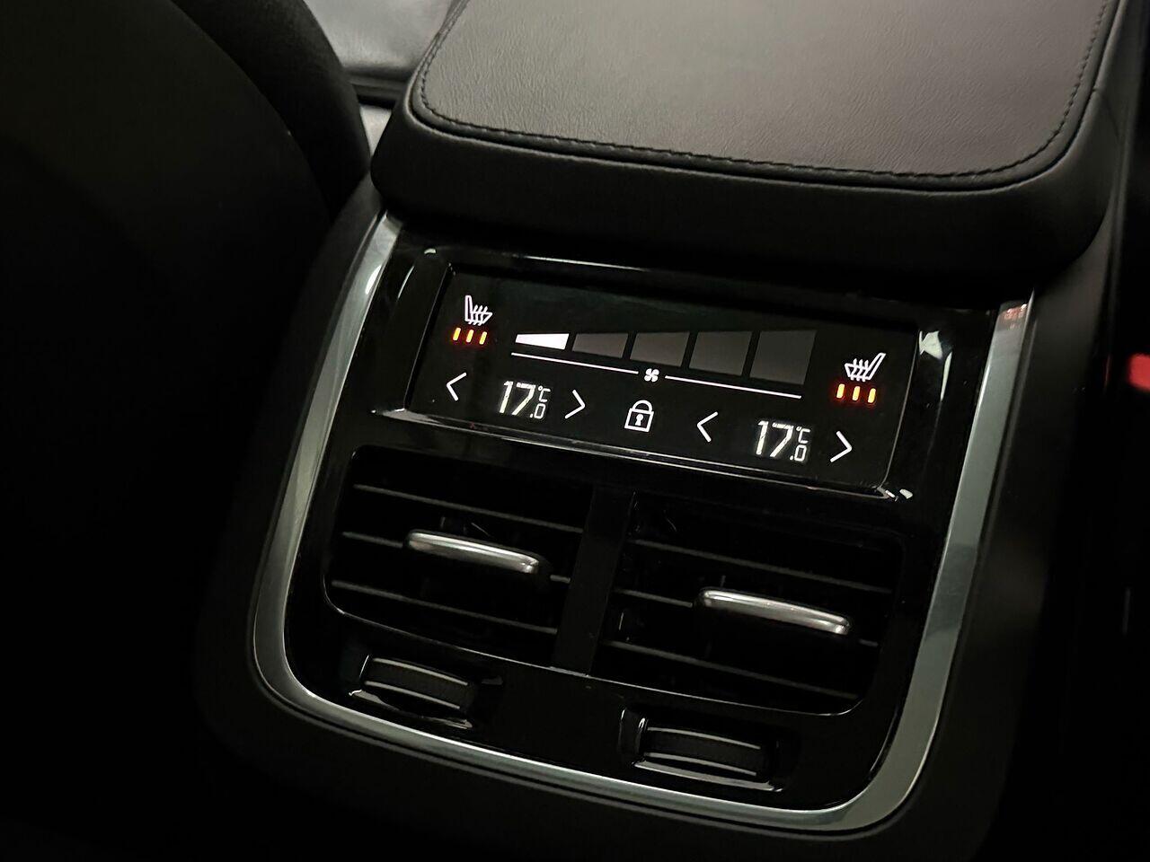 Volvo XC90 view 30