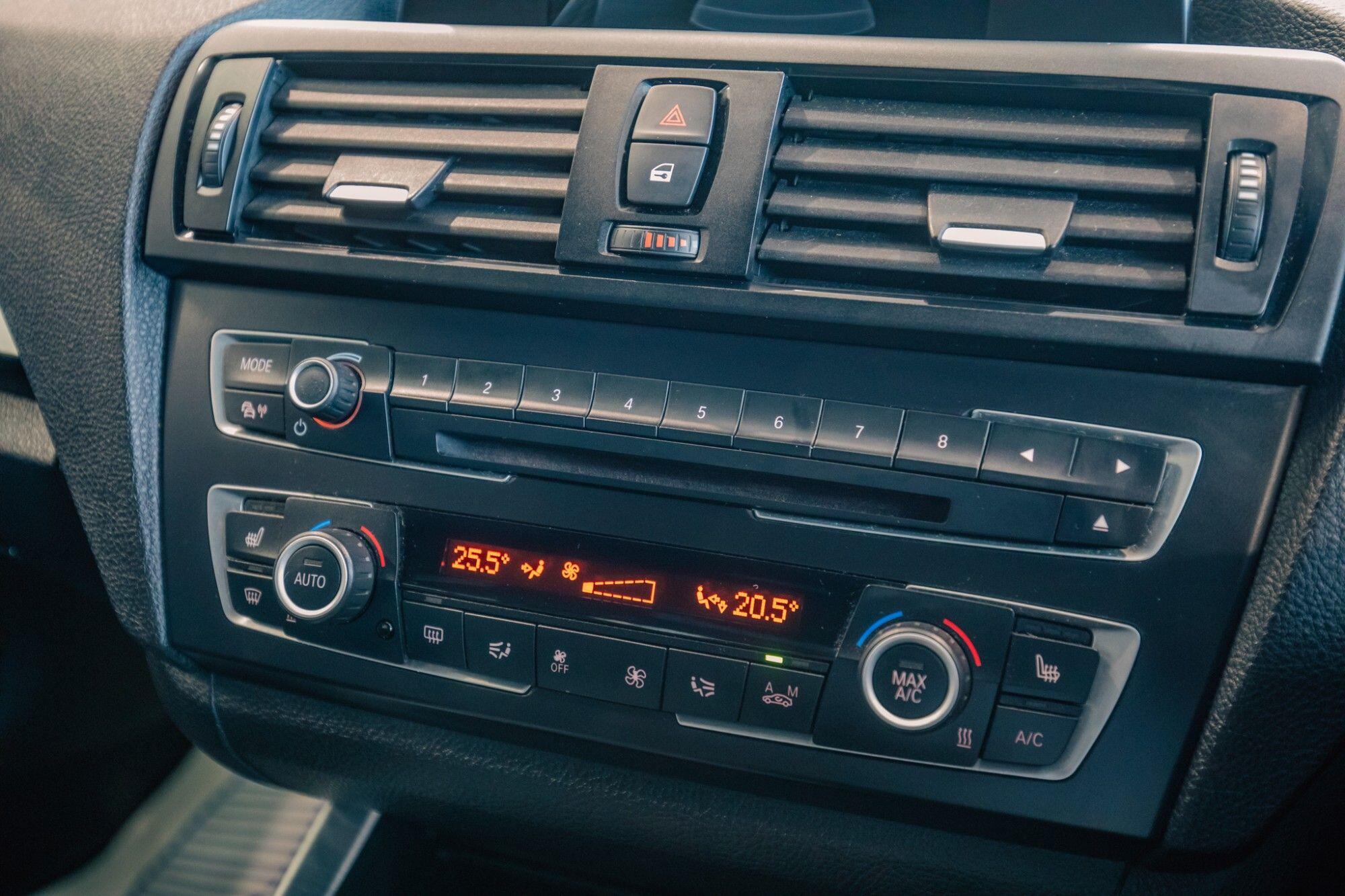 BMW 1 Series view 16