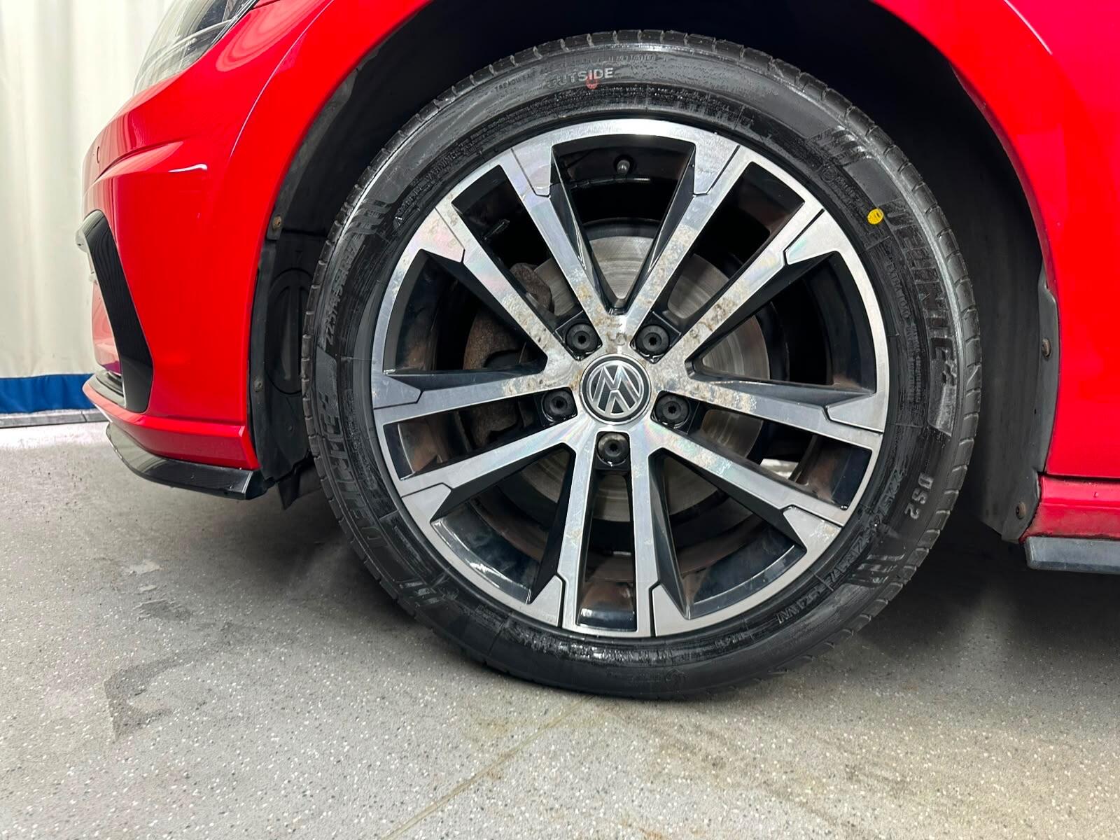 Volkswagen Golf view 17