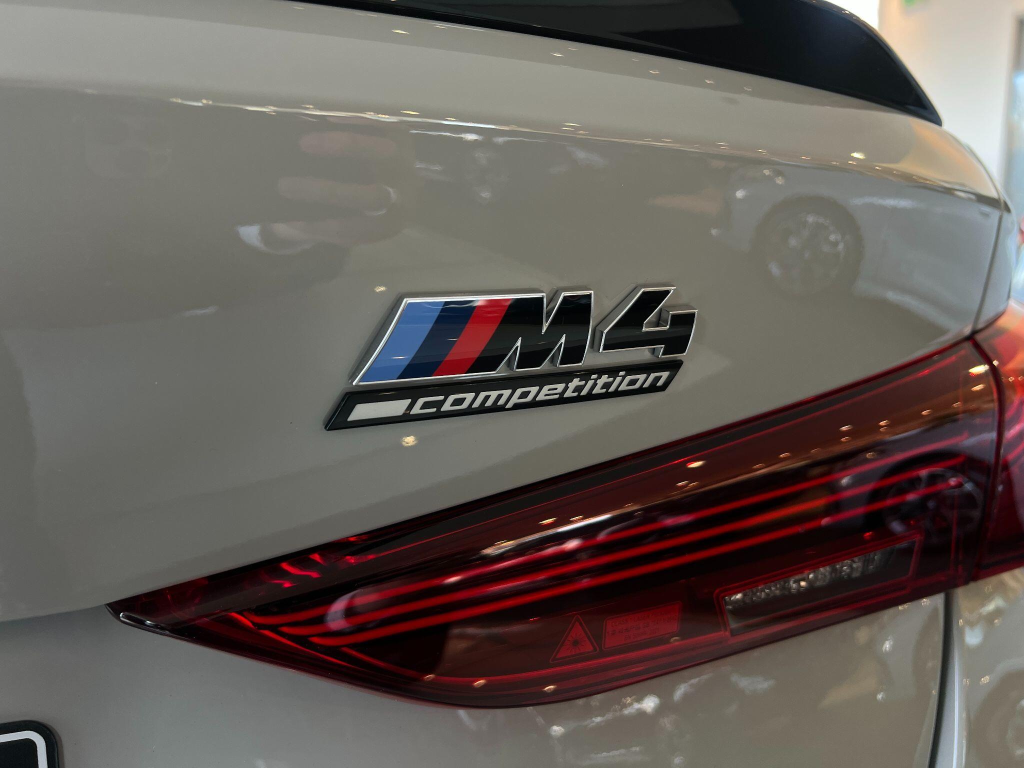 BMW M4 view 32