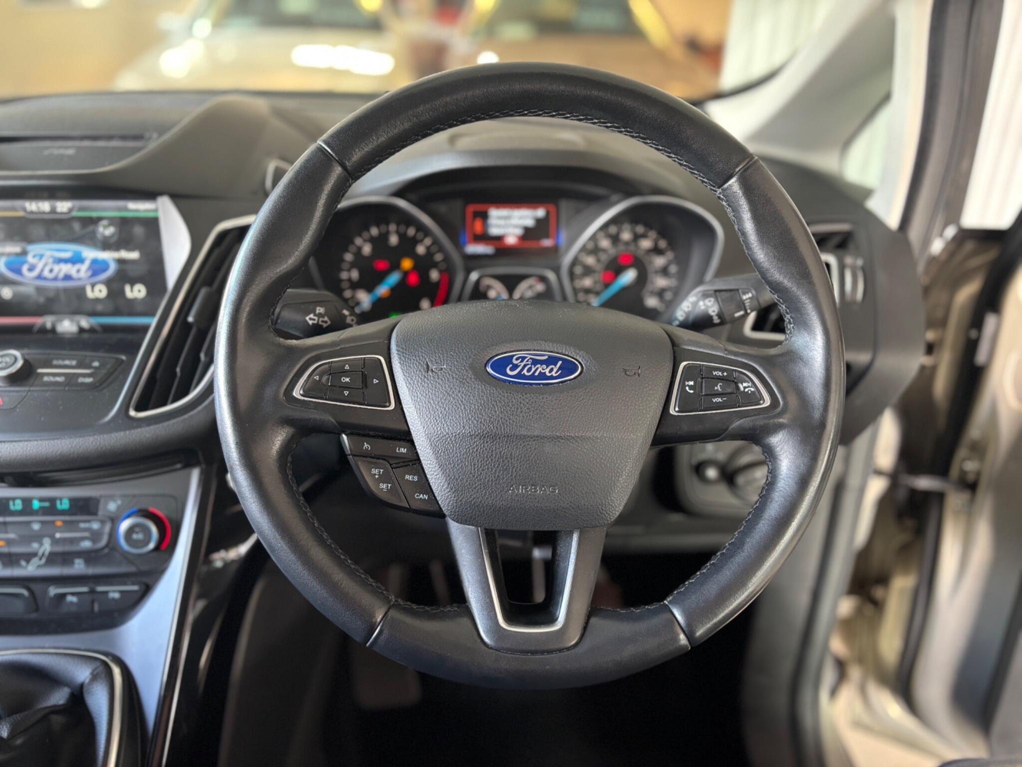 Ford C-Max view 27