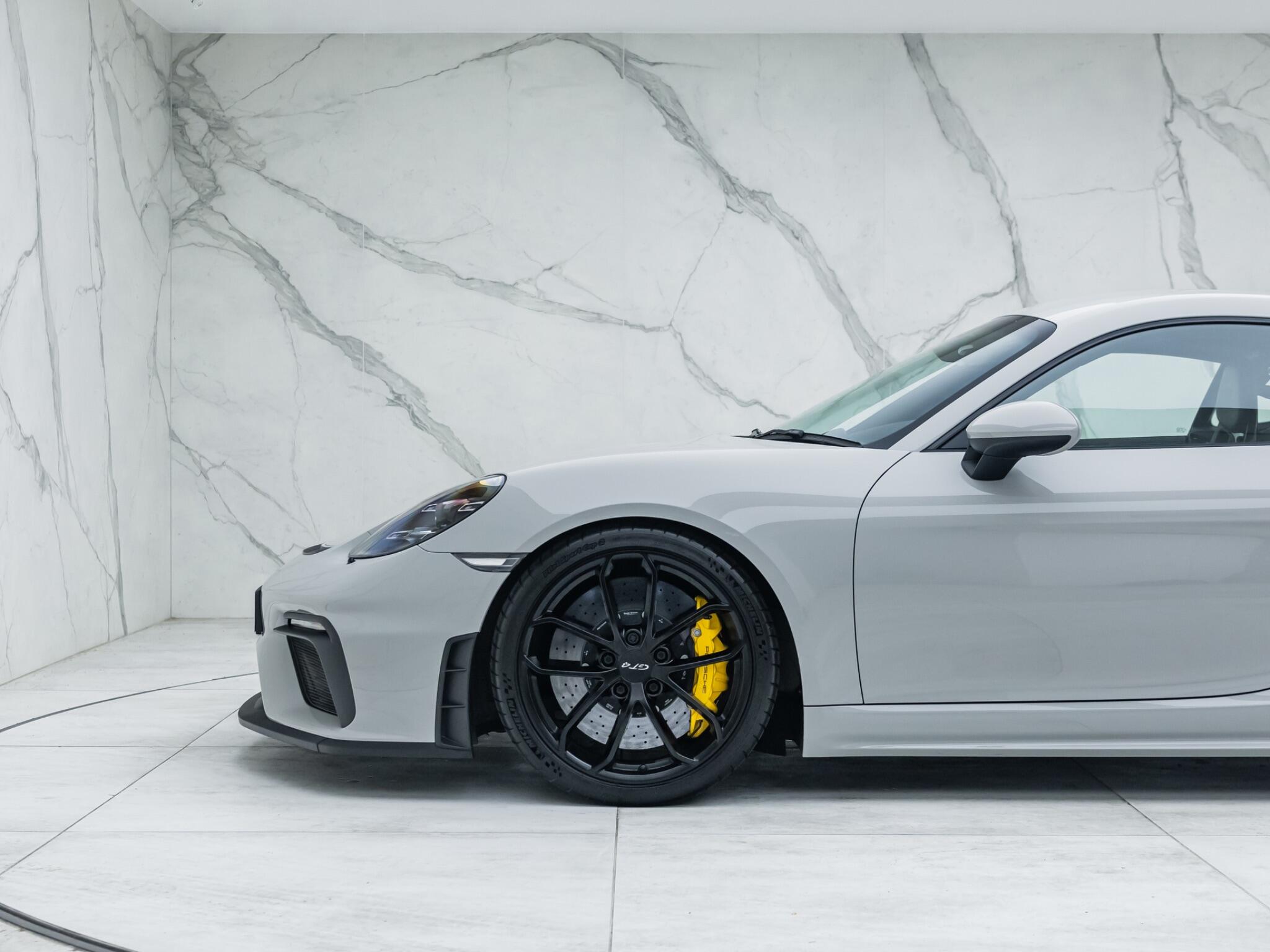 Porsche Cayman view 29