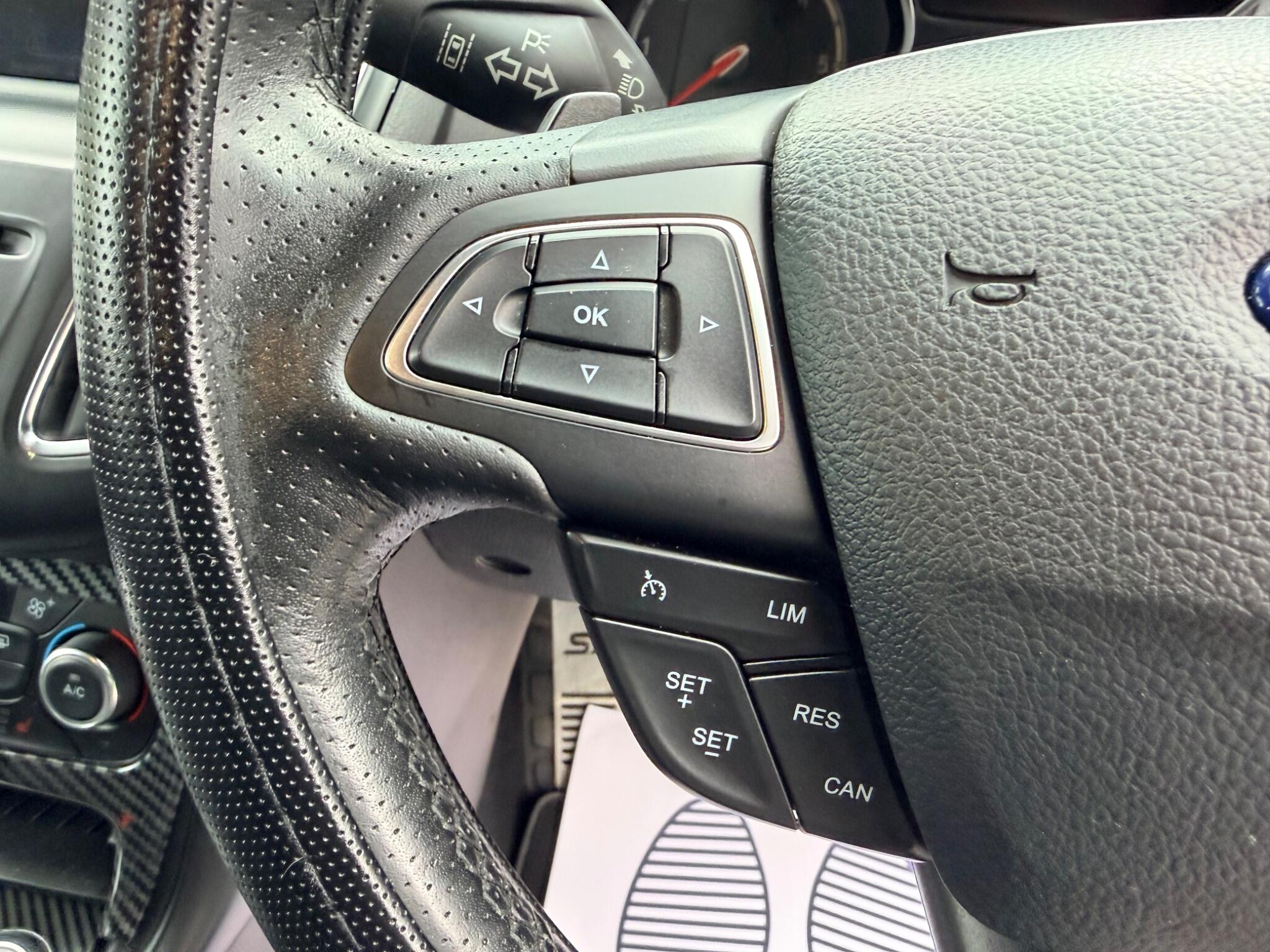 Ford Focus view 25