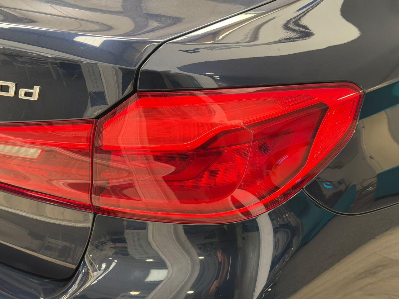 BMW 5 Series view 33