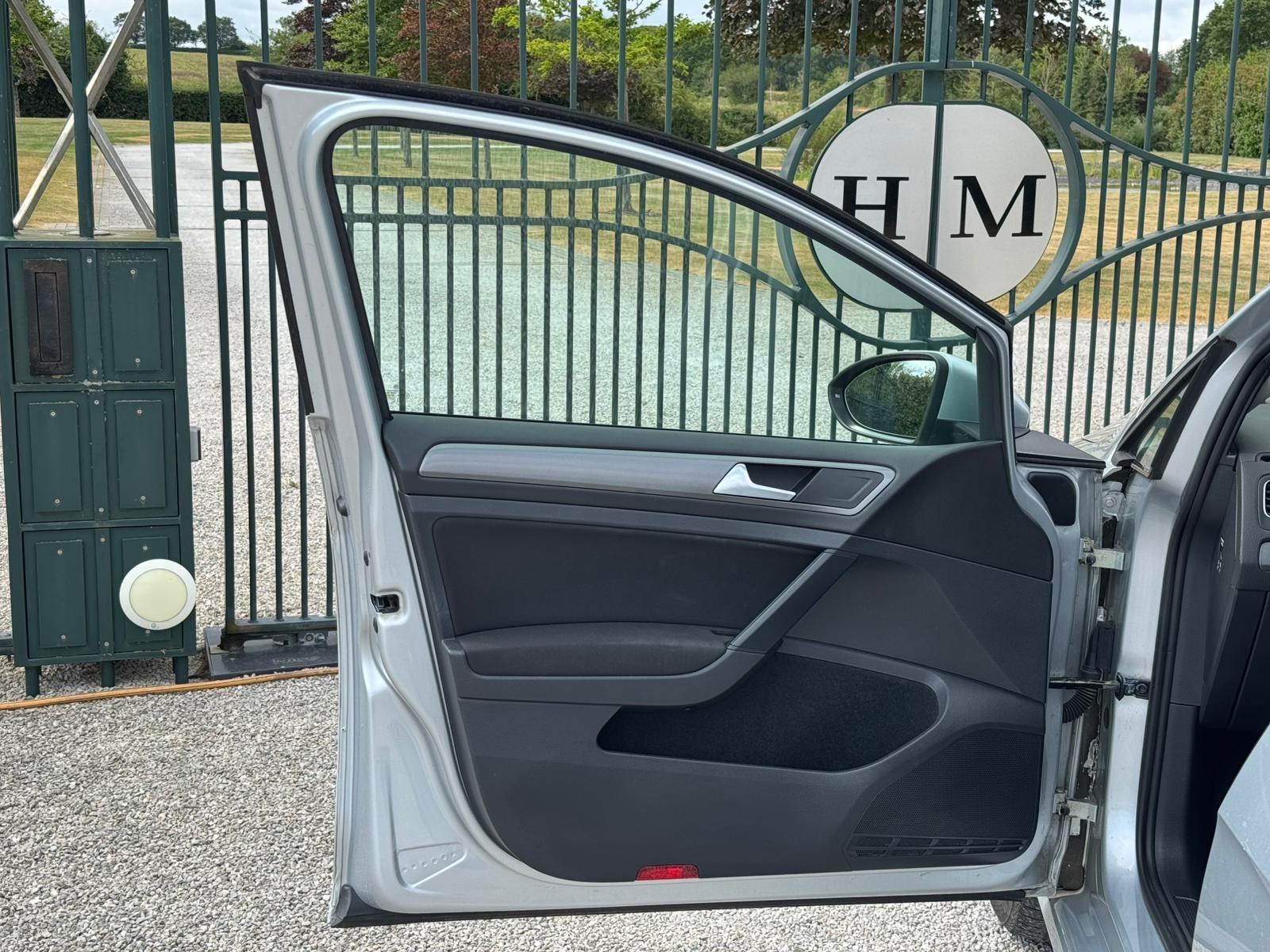 2013 Volkswagen Golf image 20