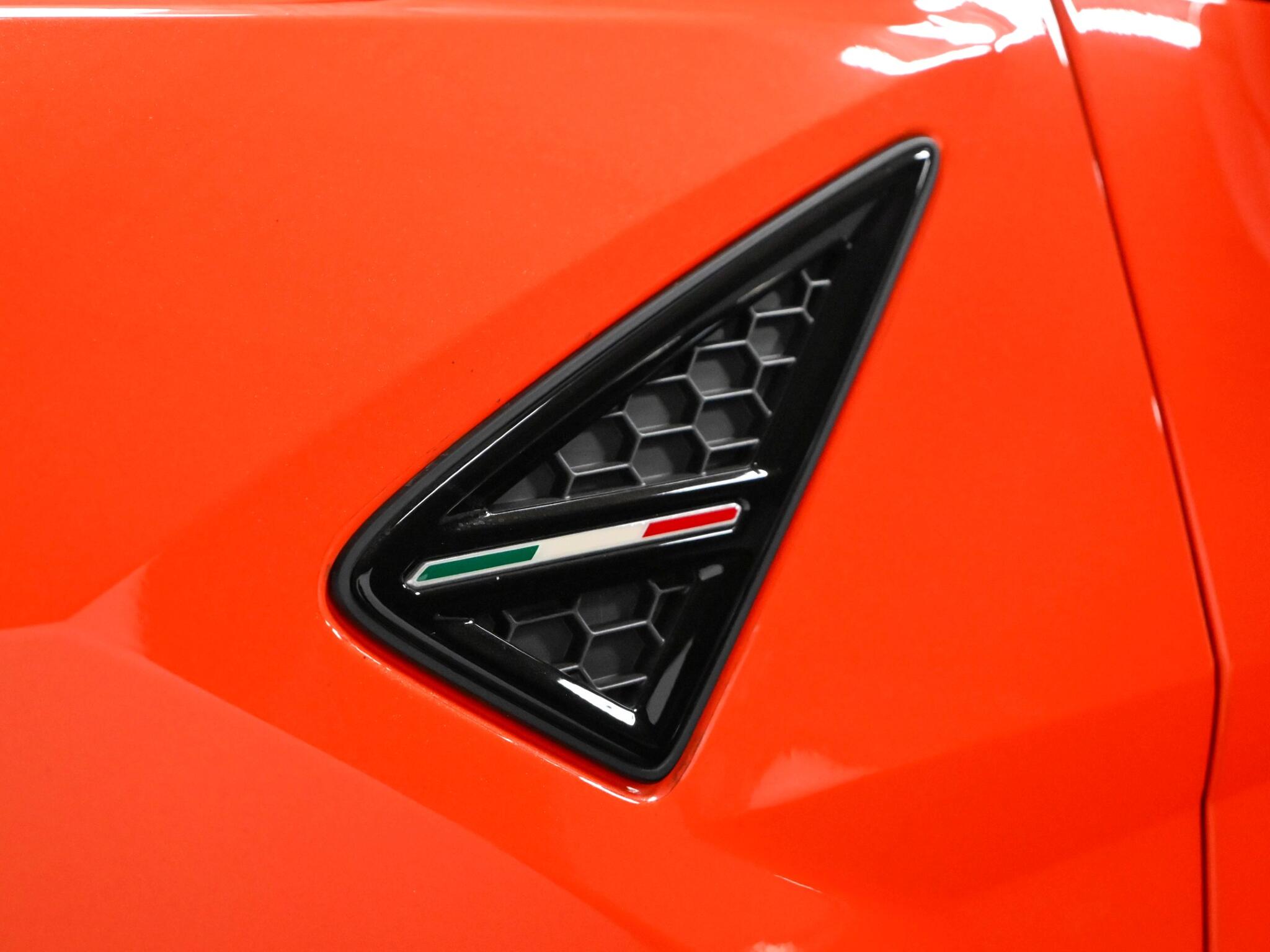 Lamborghini Urus view 34