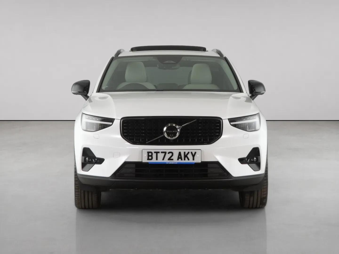 Volvo XC40 view 5